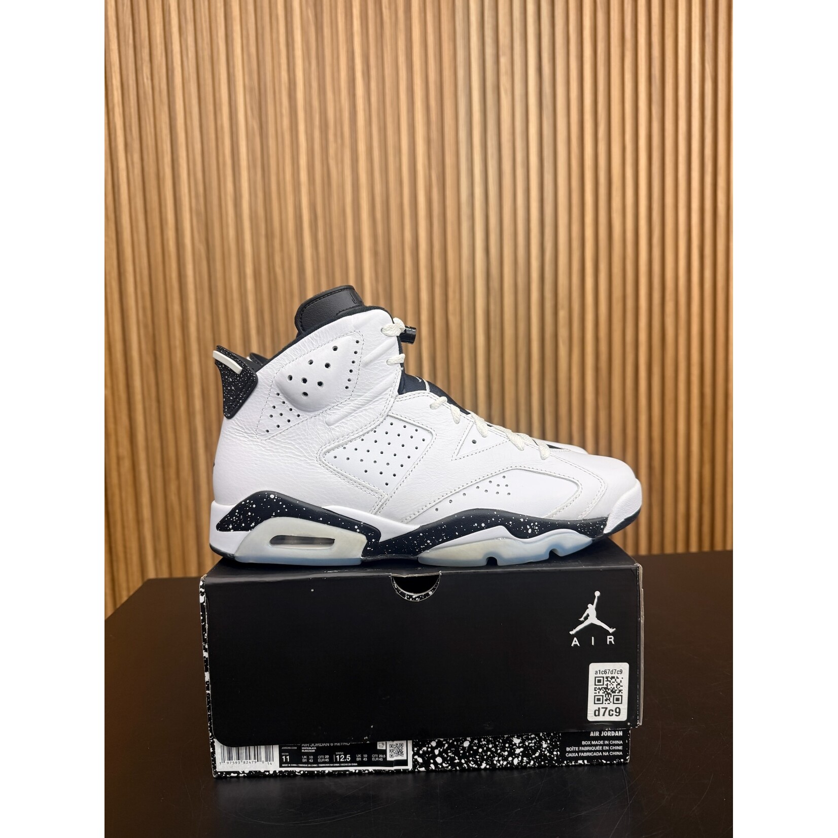 Jordan Jordan 6 Retro Reverse Oreo Size 11, PREOWNED TRIED ON*
