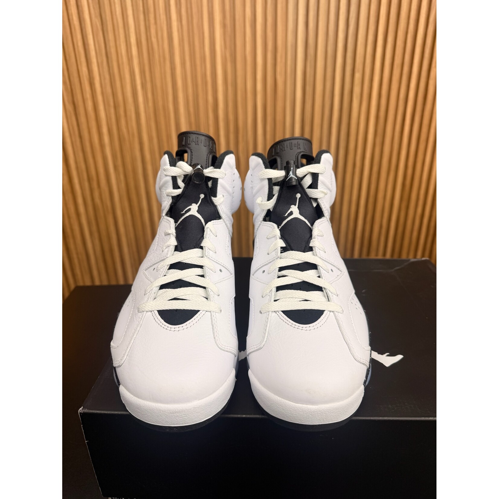 Jordan Jordan 6 Retro Reverse Oreo Size 11, PREOWNED TRIED ON*