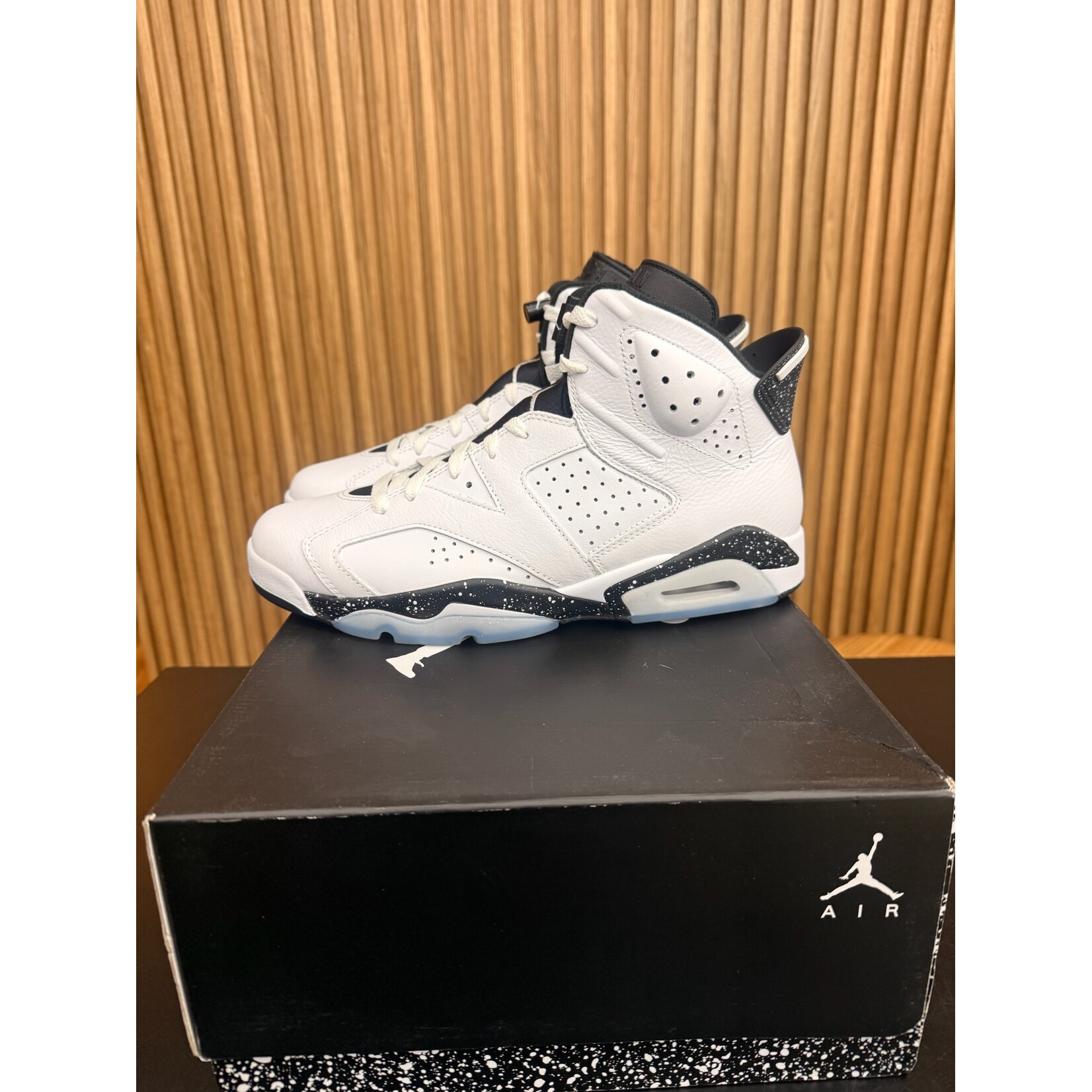 Jordan Jordan 6 Retro Reverse Oreo Size 11, PREOWNED TRIED ON*