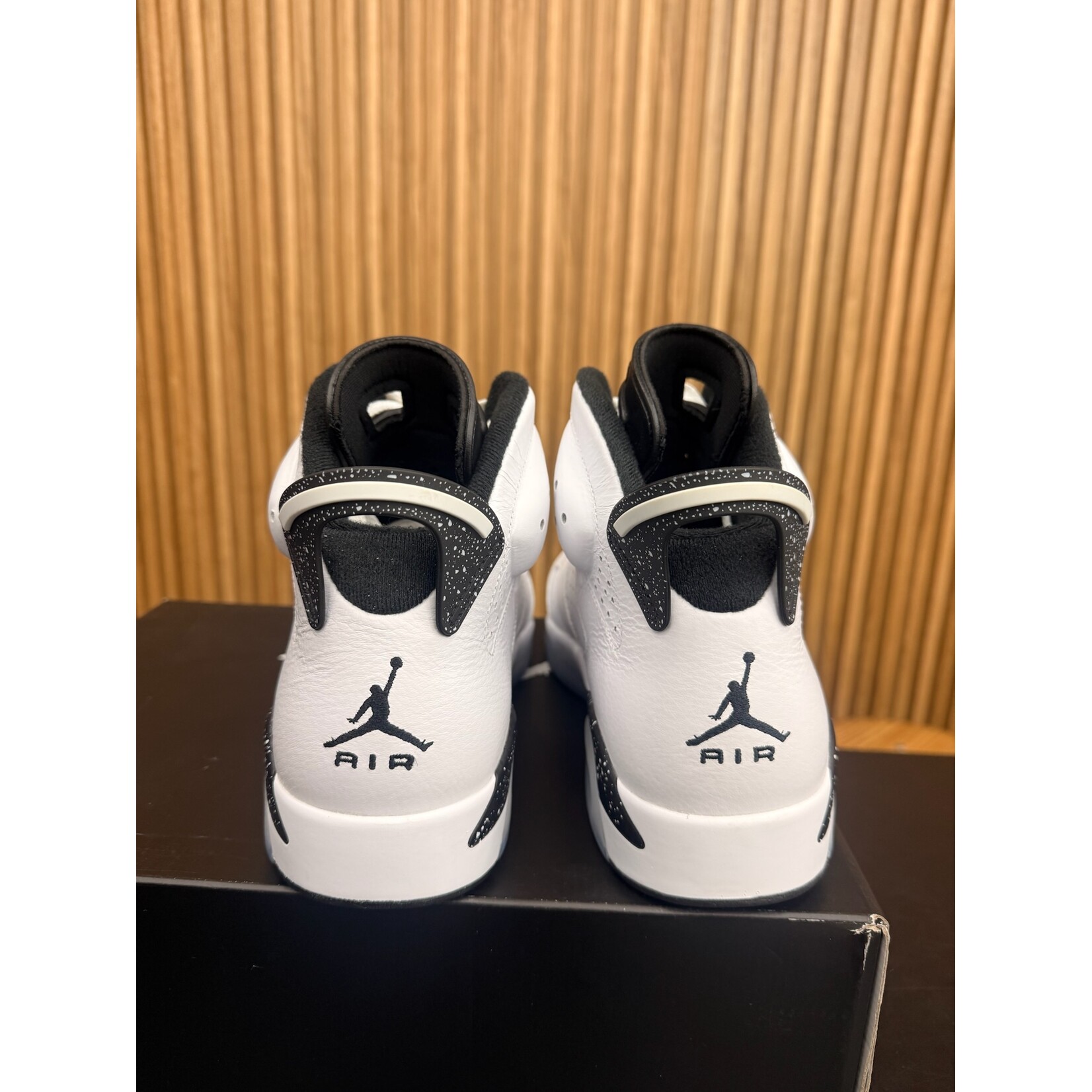 Jordan Jordan 6 Retro Reverse Oreo Size 11, PREOWNED TRIED ON*