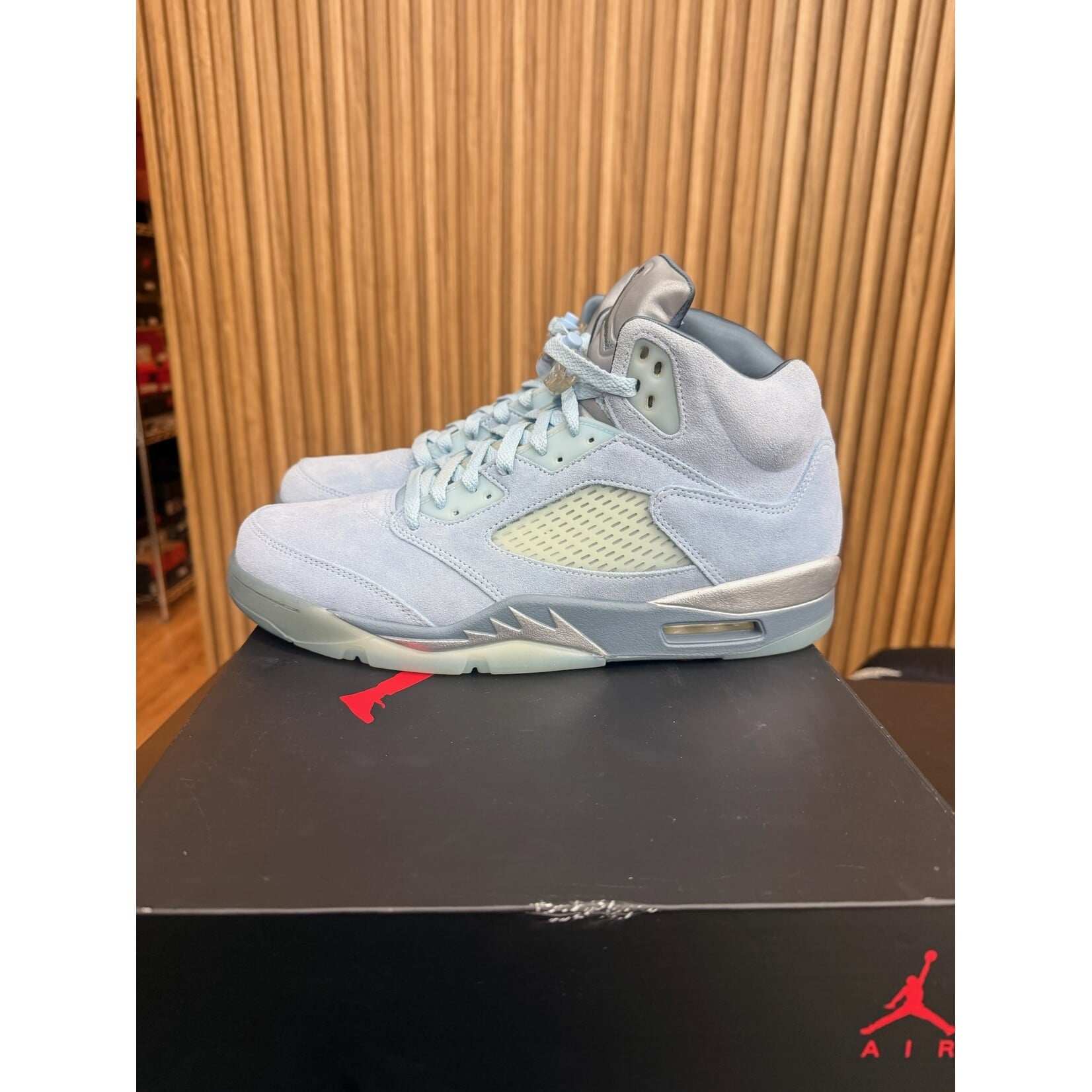 Jordan Jordan 5 Retro Bluebird (Women's) Size 12W, PREOWNED TRIED ON*