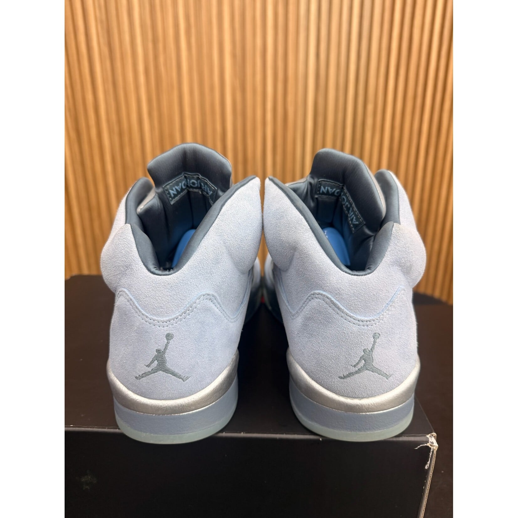 Jordan Jordan 5 Retro Bluebird (Women's) Size 12W, PREOWNED TRIED ON*