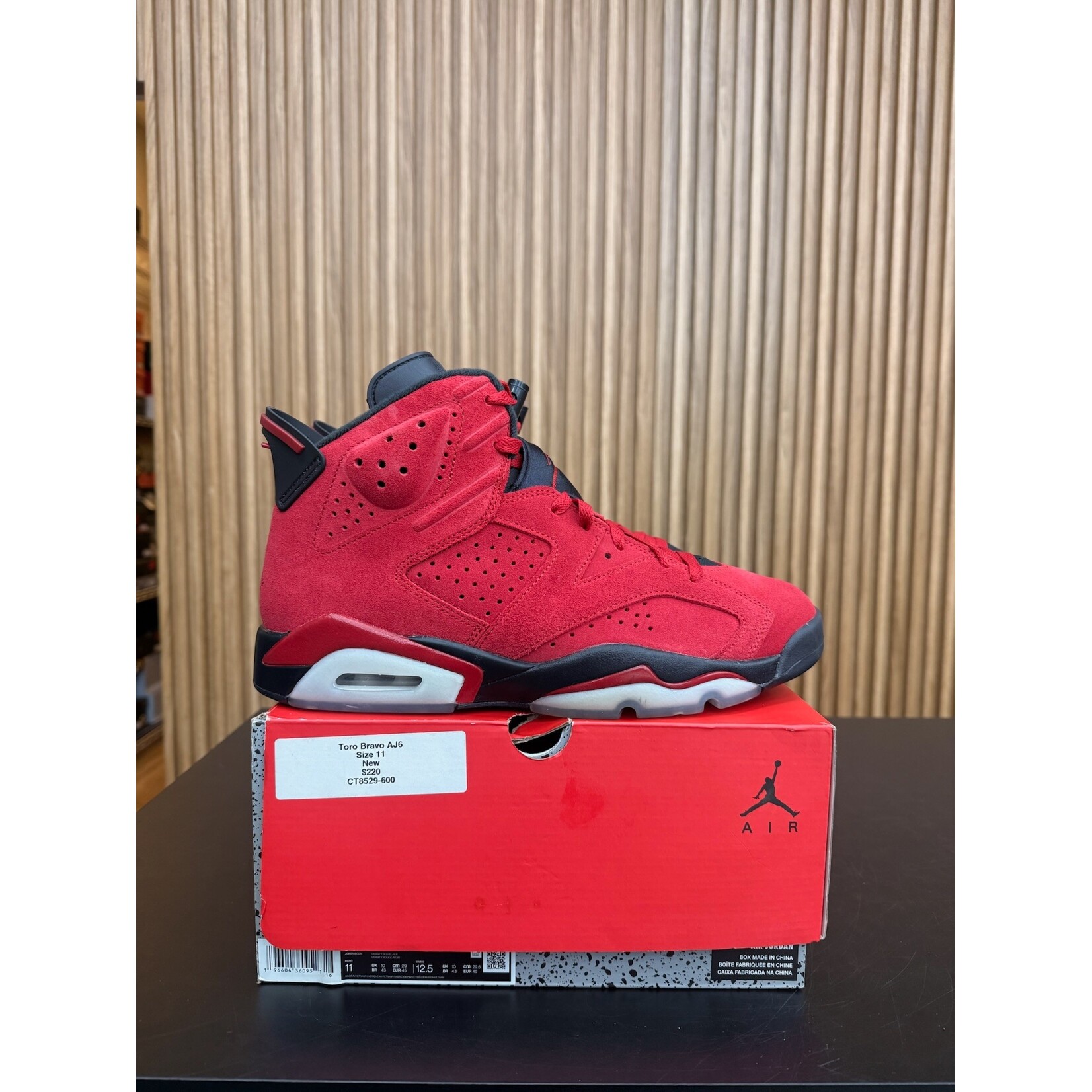 Jordan Jordan 6 Retro Toro Bravo Size 11, PREOWNED TRIED ON*