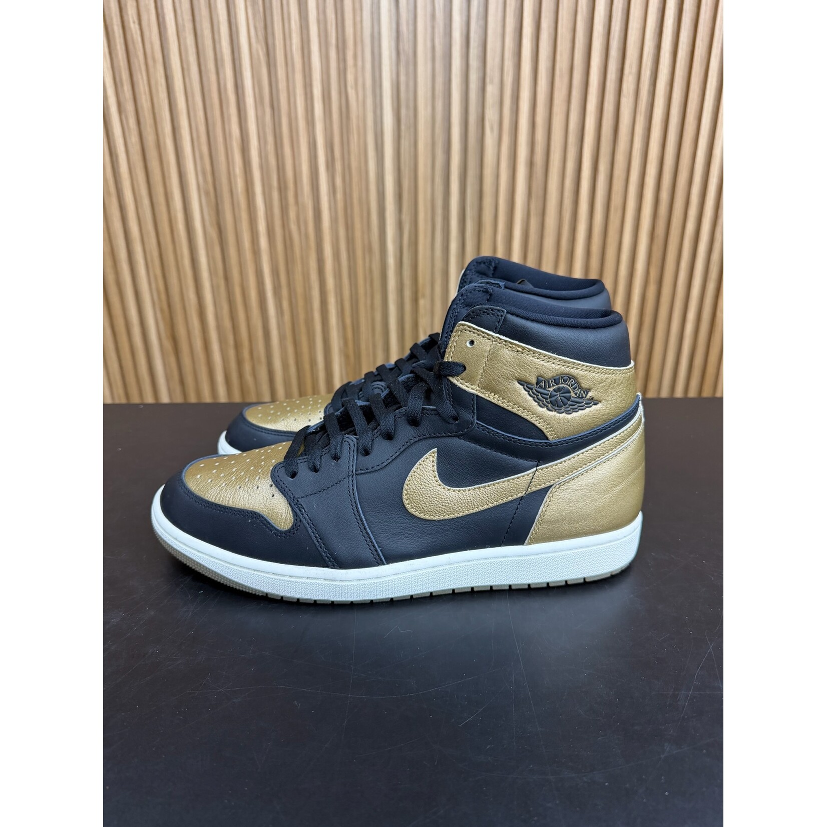 Jordan Jordan 1 Retro High OG Black Metallic Gold Size 13, PREOWNED NO BOX