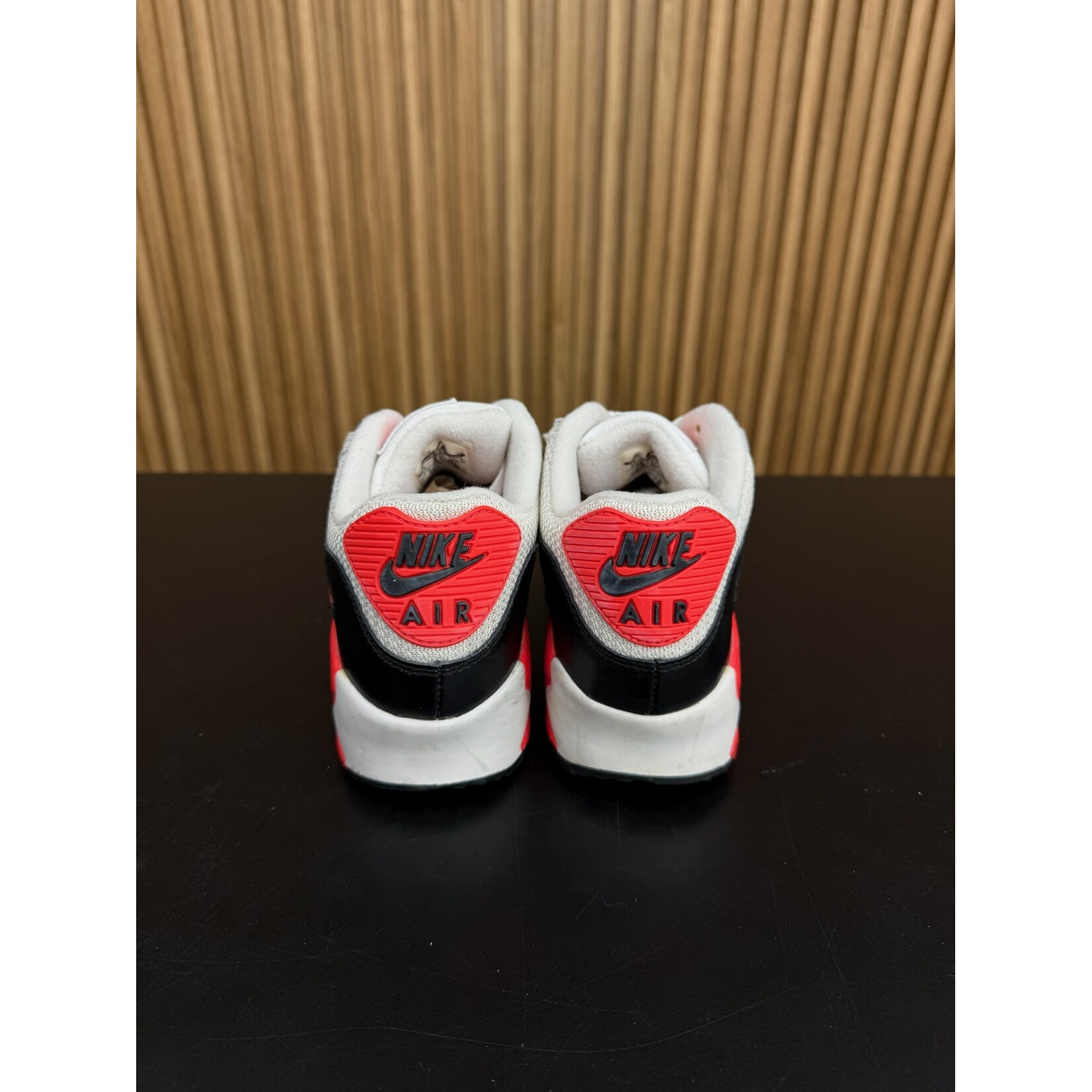 Nike Nike Air Max 90 Infrared (2015) (GS) Size 5, PREOWNED