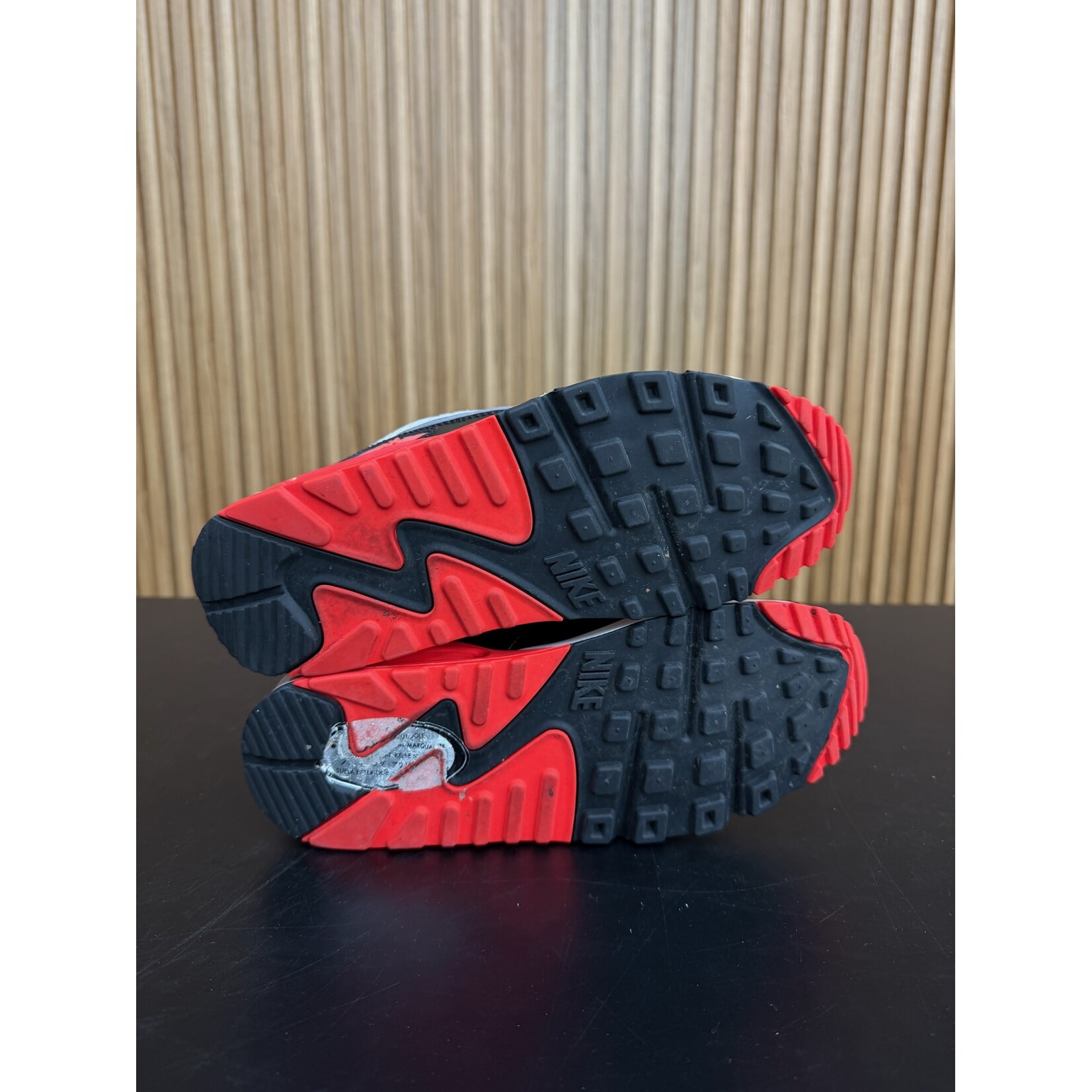 Nike Nike Air Max 90 Infrared (2015) (GS) Size 5, PREOWNED