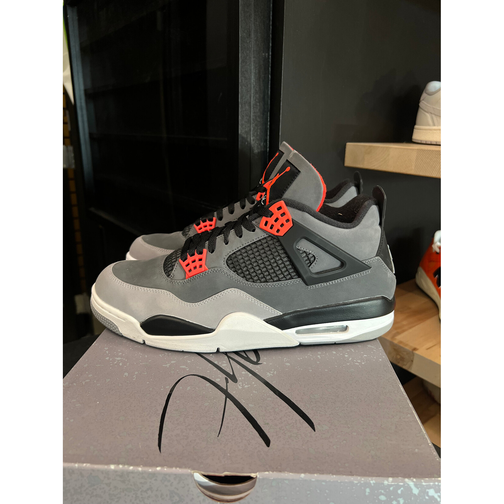 Jordan Jordan 4 Retro Infrared Size 12, PREOWNED*