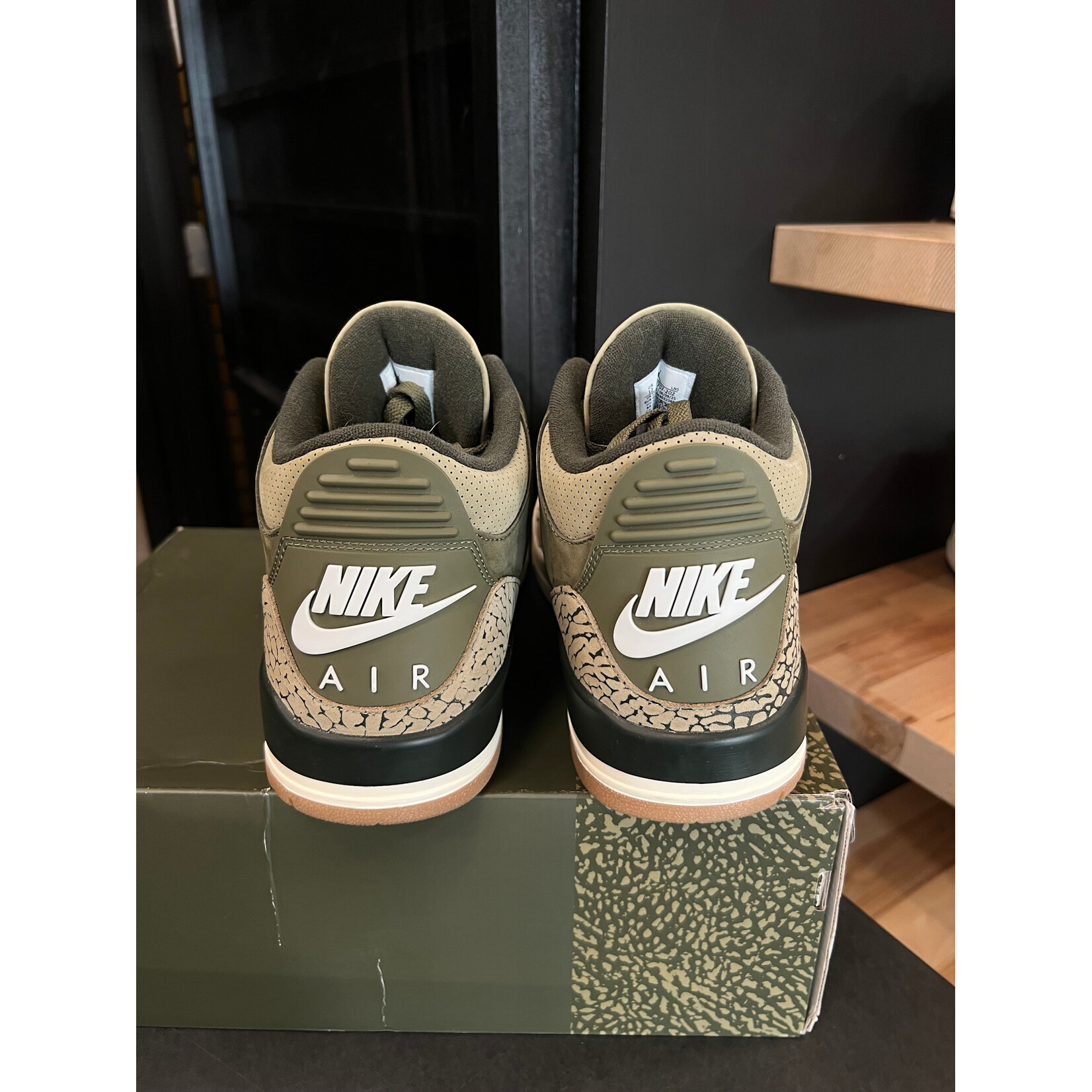 Jordan Jordan 3 Retro Family Affair Size 12, PREOWNED*