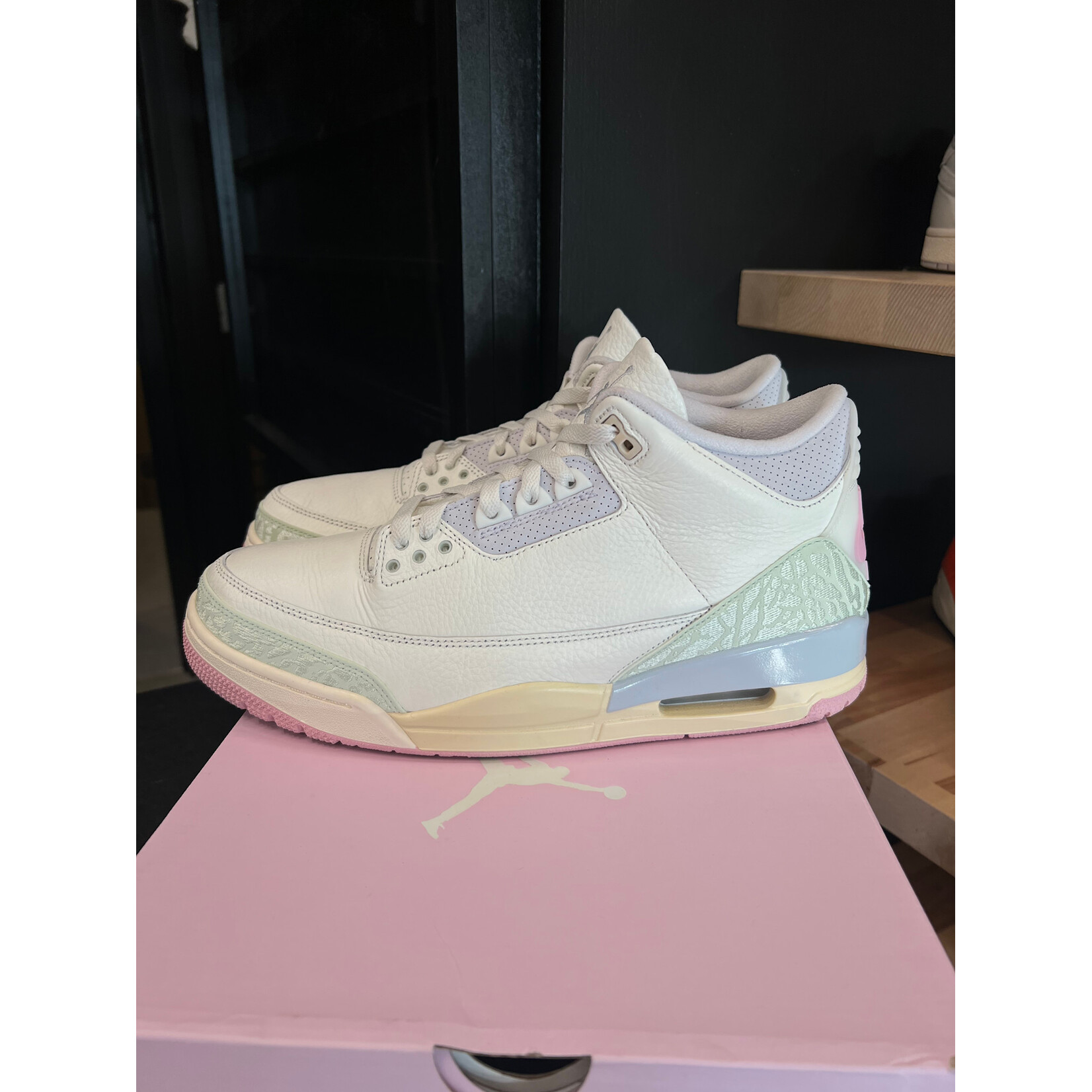 Jordan Jordan 3 Retro Spring Is In The Air Size 12, PREOWNED*