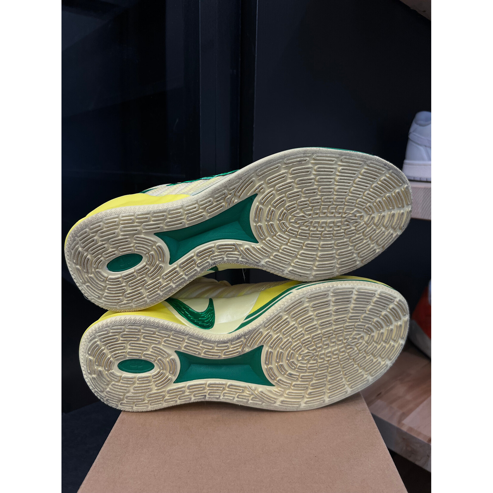 Nike Nike Sabrina 3 Oregon Ducks (Women's) Size 9.5W, PREOWNED*