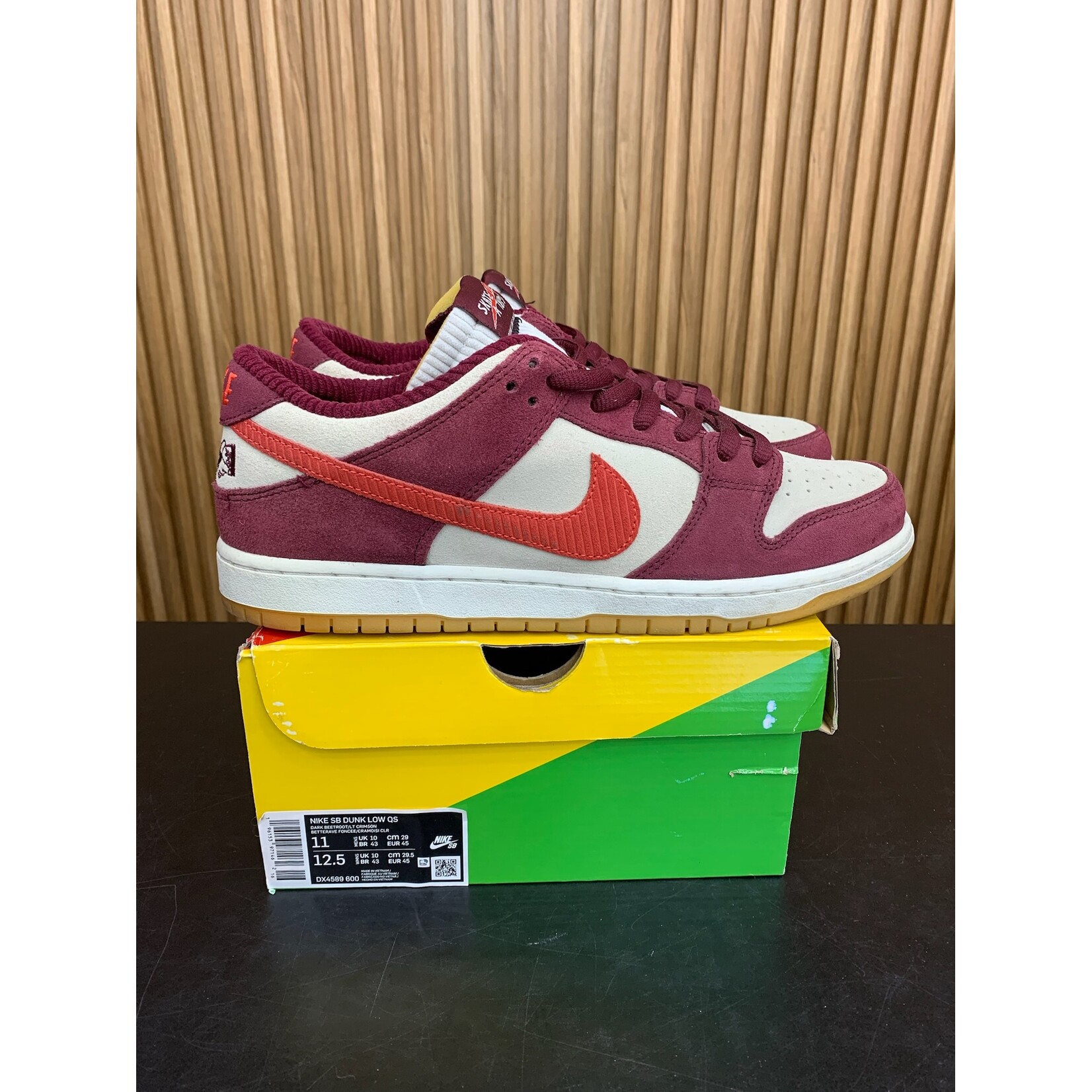 Nike Nike SB Dunk Low Skate Like a Girl Size 11, PREOWNED