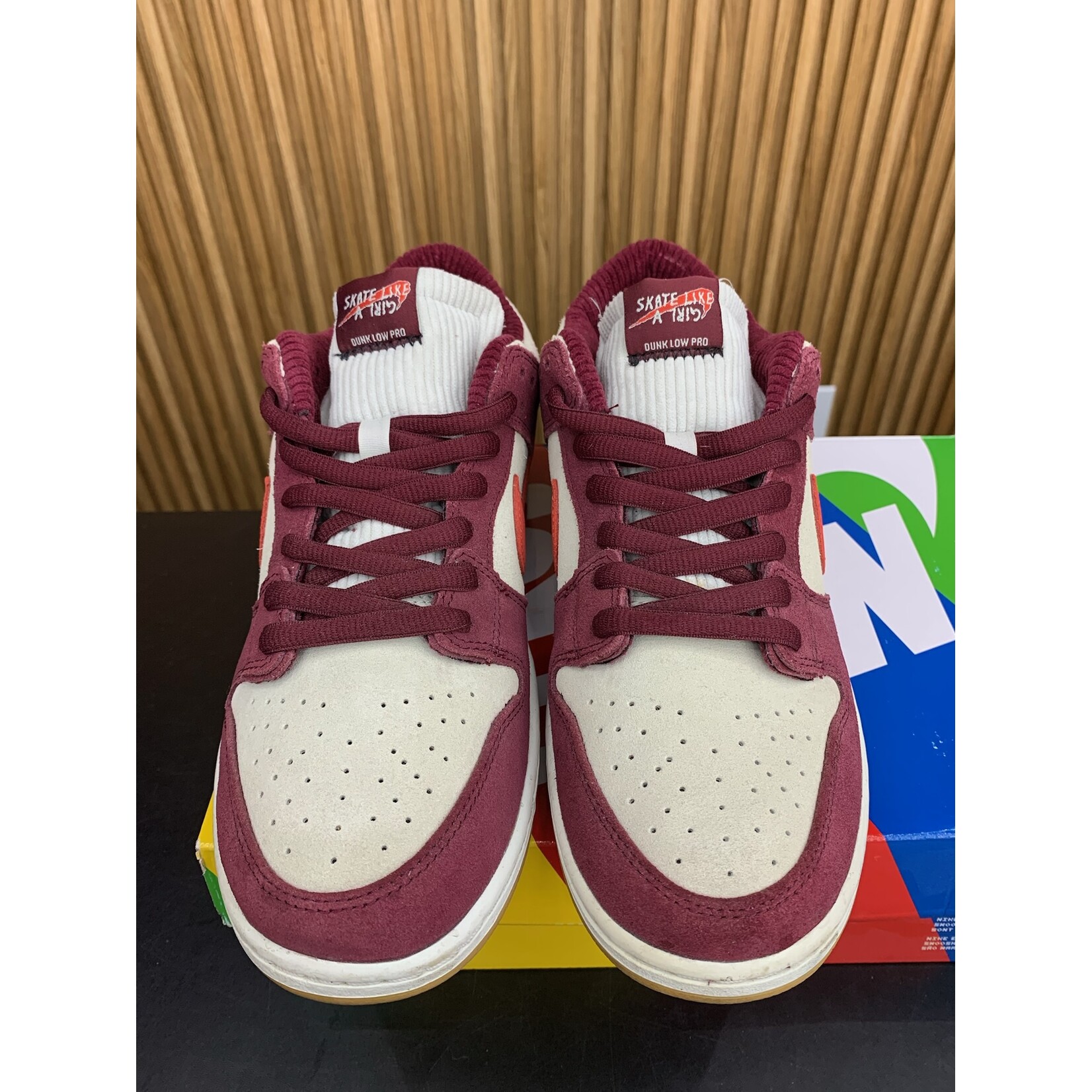 Nike Nike SB Dunk Low Skate Like a Girl Size 11, PREOWNED