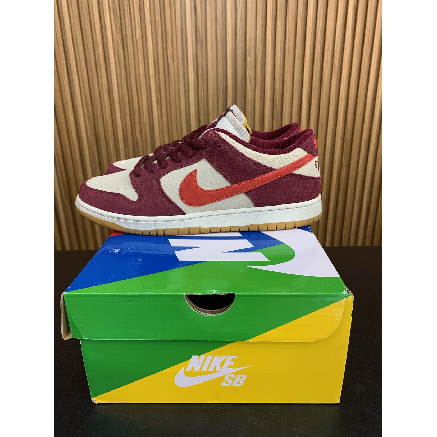 Nike Nike SB Dunk Low Skate Like a Girl Size 11, PREOWNED