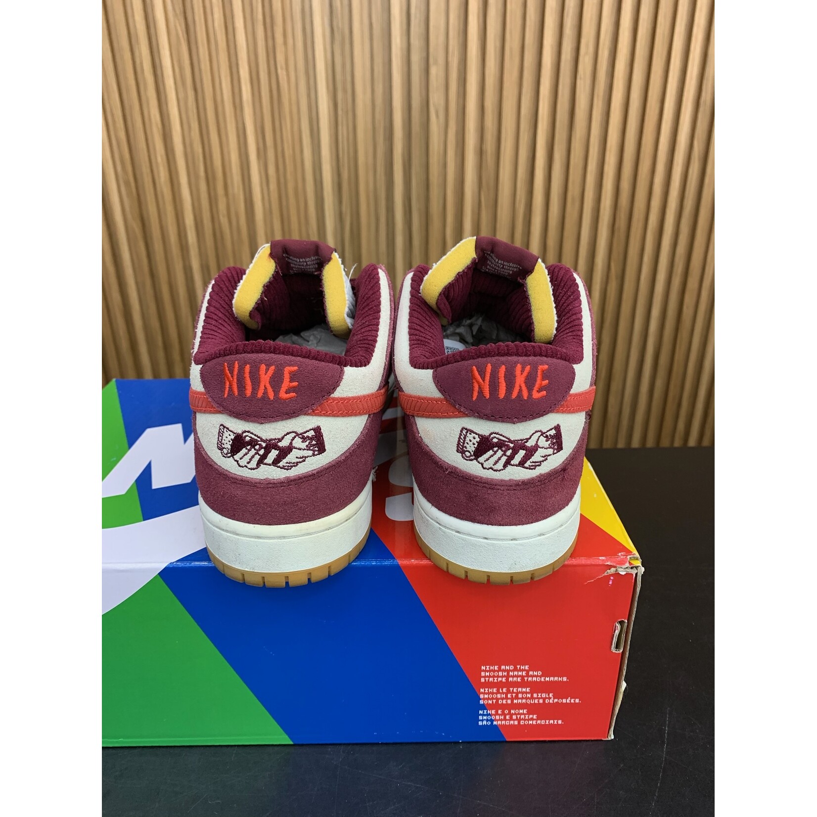 Nike Nike SB Dunk Low Skate Like a Girl Size 11, PREOWNED