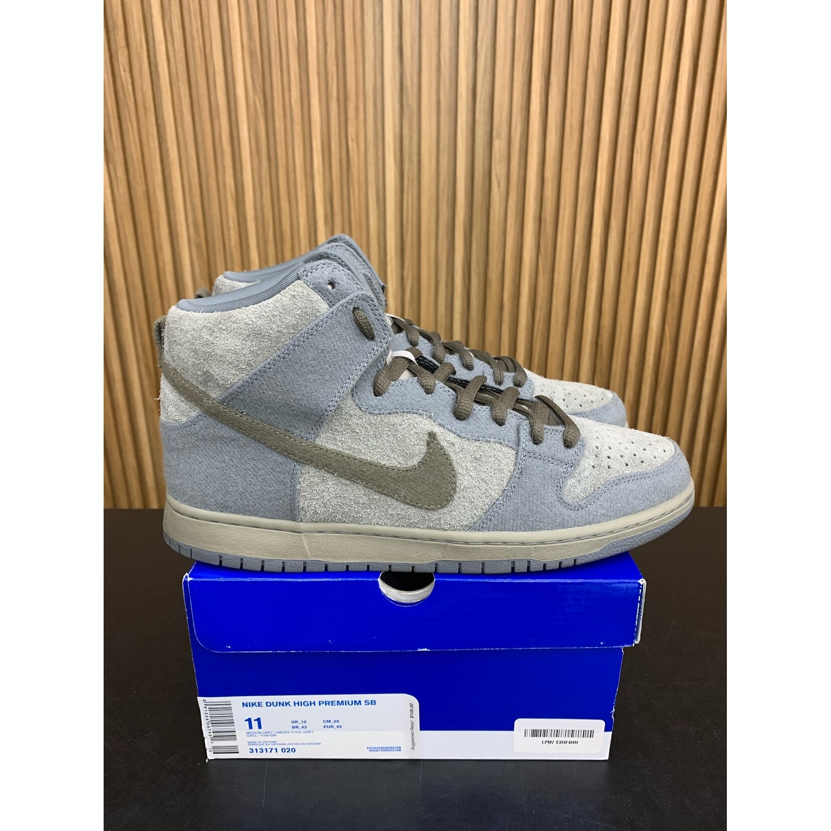 Nike Nike SB Dunk High Tauntaun Size 11, PREOWNED