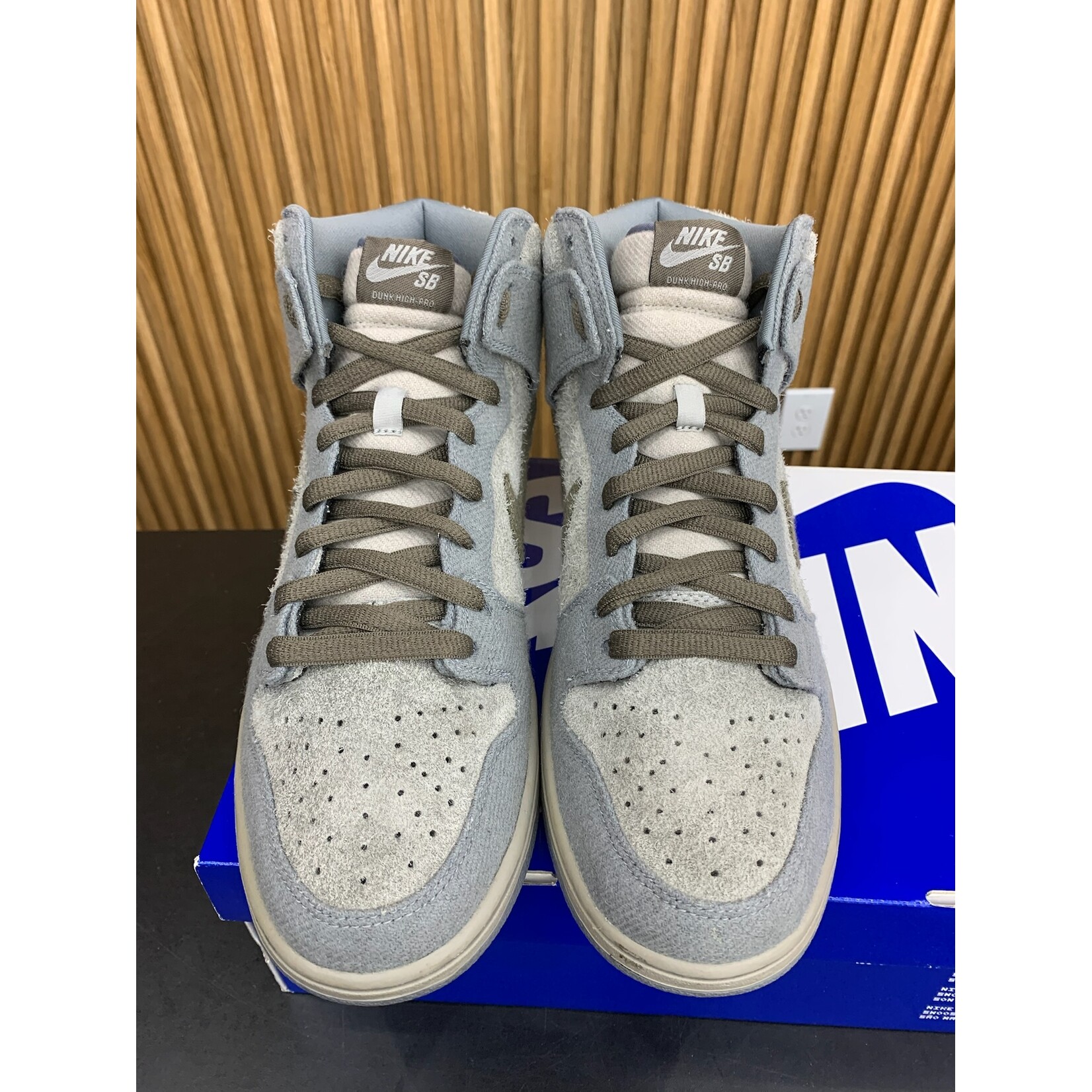 Nike Nike SB Dunk High Tauntaun Size 11, PREOWNED