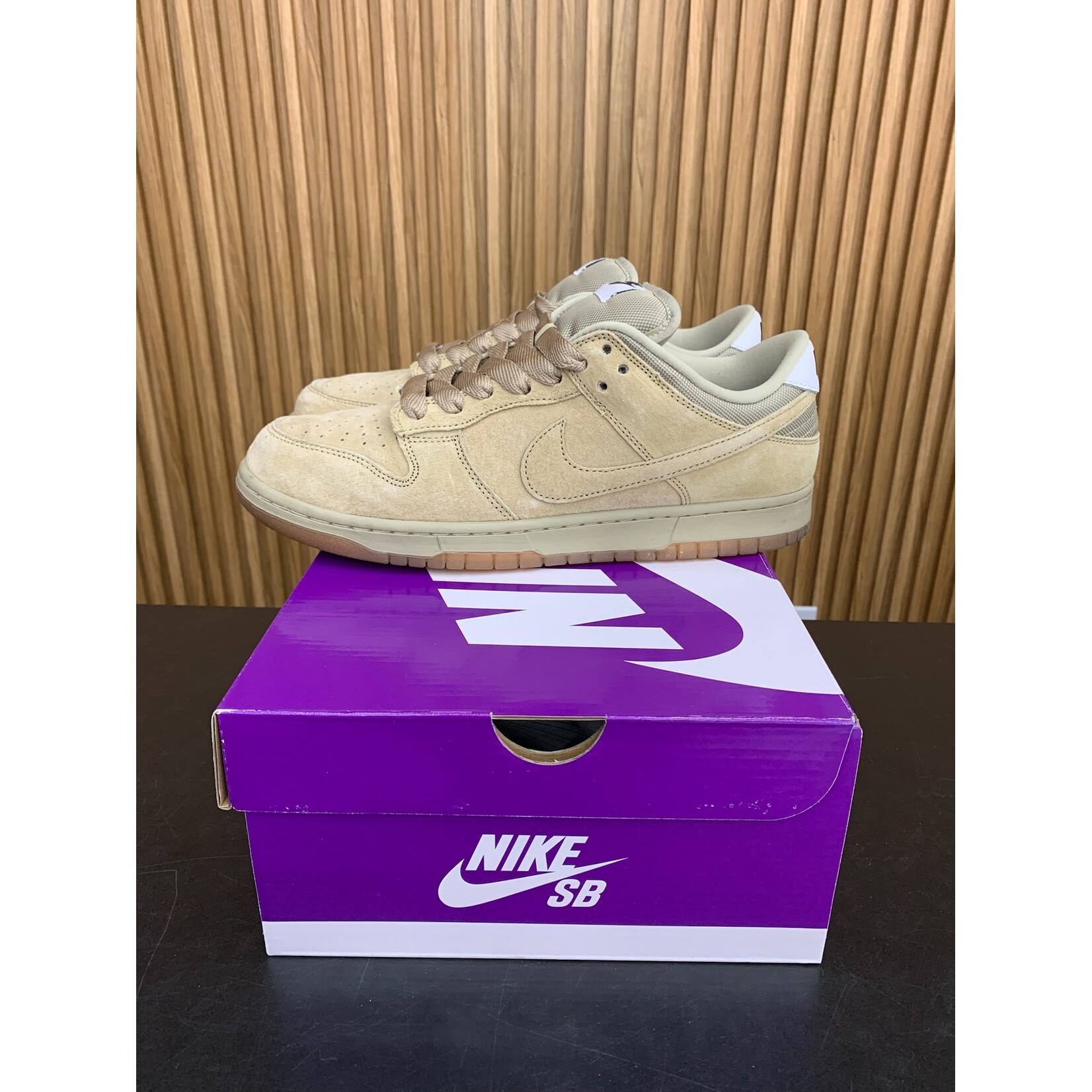 Nike Nike SB Dunk Low Pro B Parachute Beige Size 11.5, PREOWNED