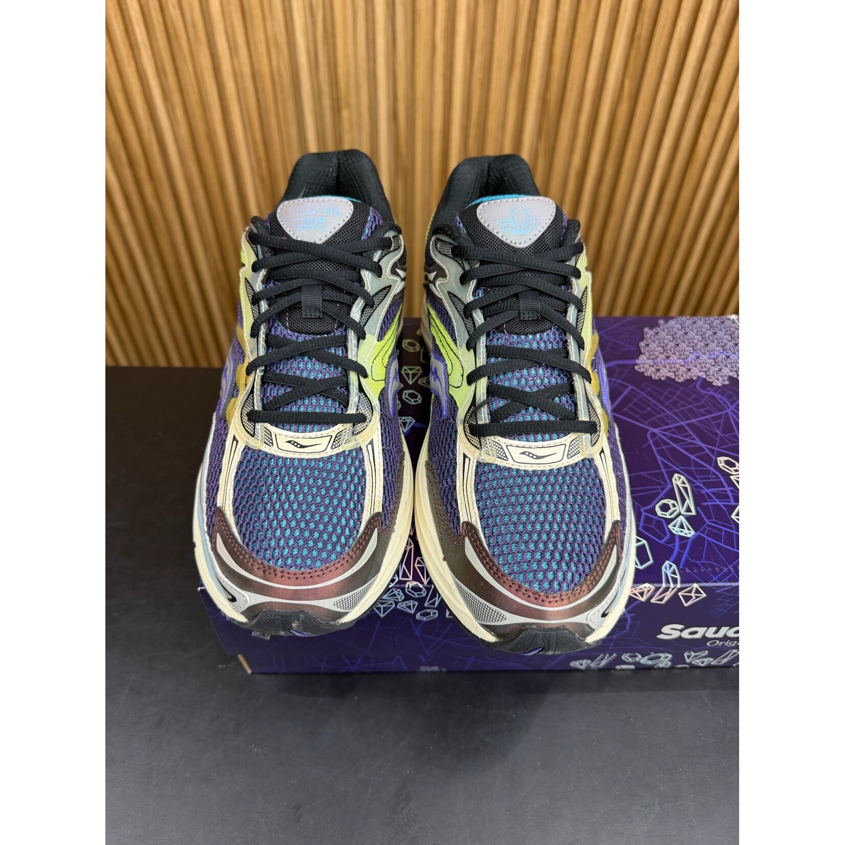 Saucony Saucony ProGrid Omni 9 Crystal Cave Size 11, PREOWNED
