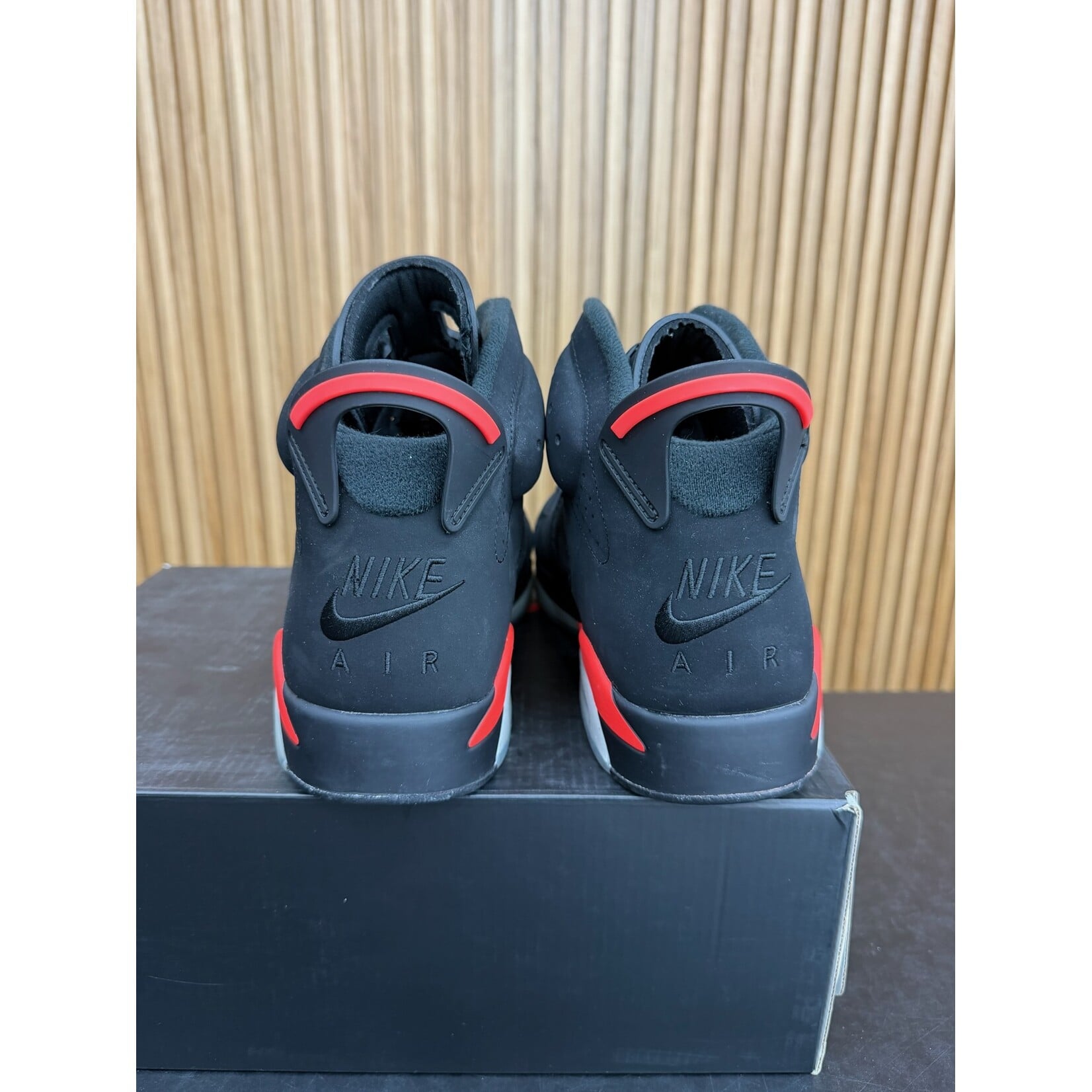 Jordan Jordan 6 Retro Black Infrared (2019) Size 10.5, PREOWNED