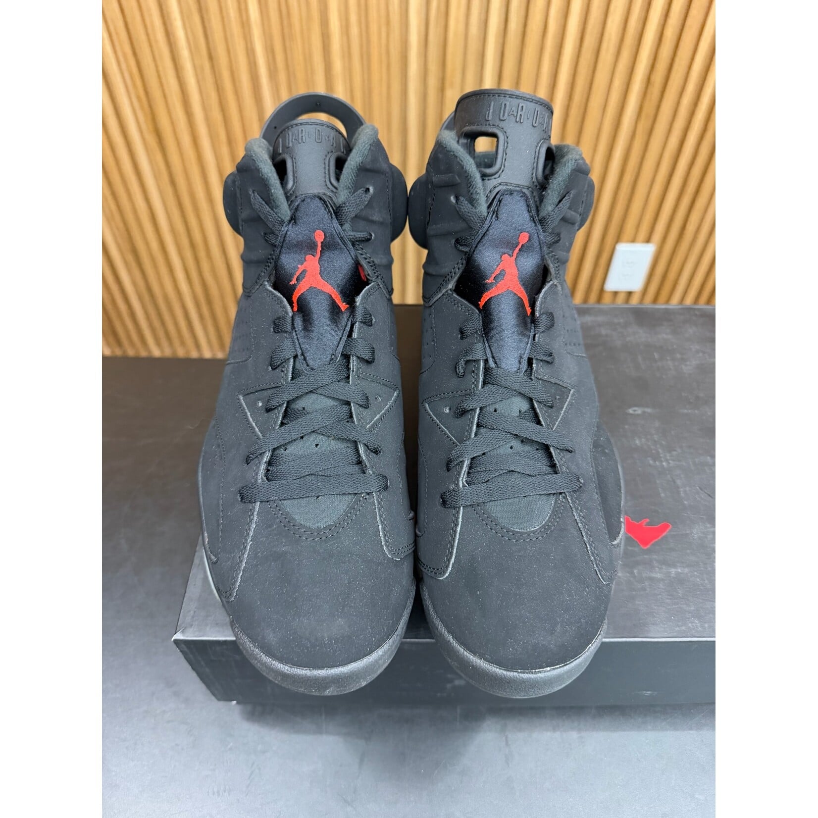 Jordan Jordan 6 Retro Black Infrared (2019) Size 10.5, PREOWNED