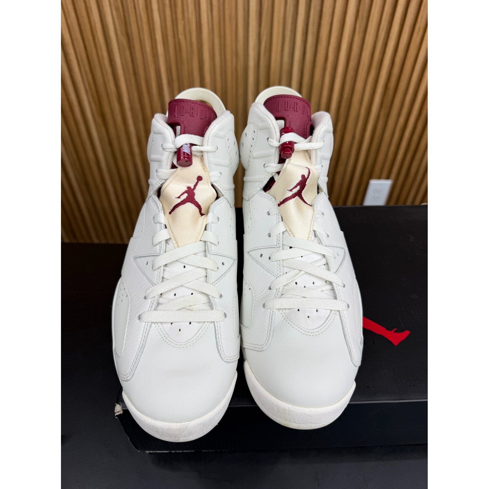 Jordan Jordan 6 Retro Maroon (2015) Size 10.5, PREOWNED