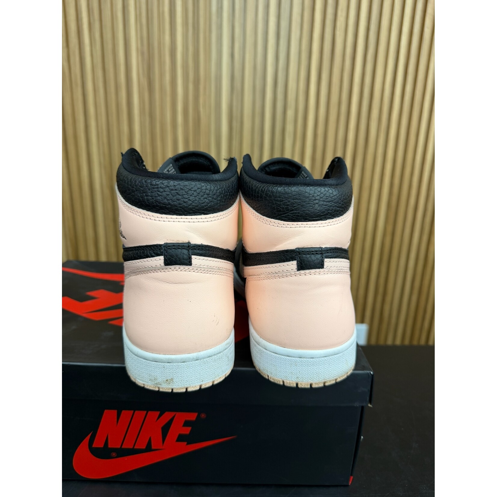 Jordan Jordan 1 Retro High Black Crimson Tint Size 10.5, PREOWNED