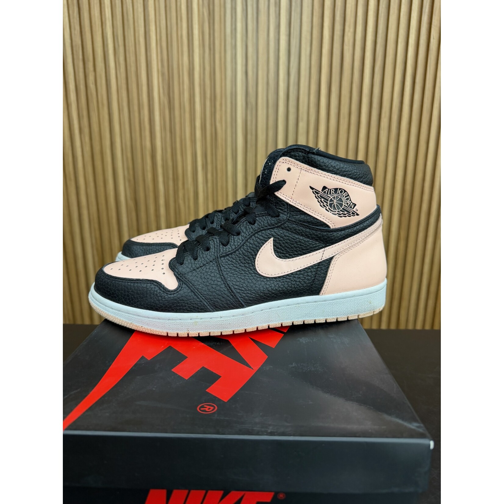 Jordan Jordan 1 Retro High Black Crimson Tint Size 10.5, PREOWNED