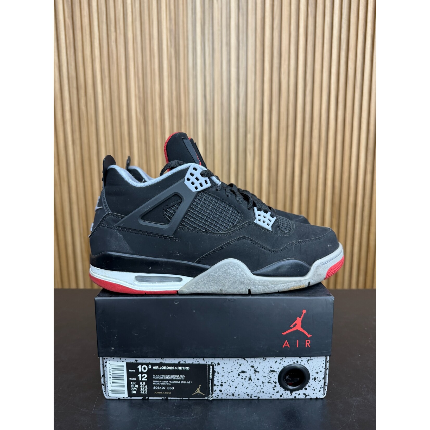 Jordan Jordan 4 Retro Bred (2019) Size 10.5, PREOWNED