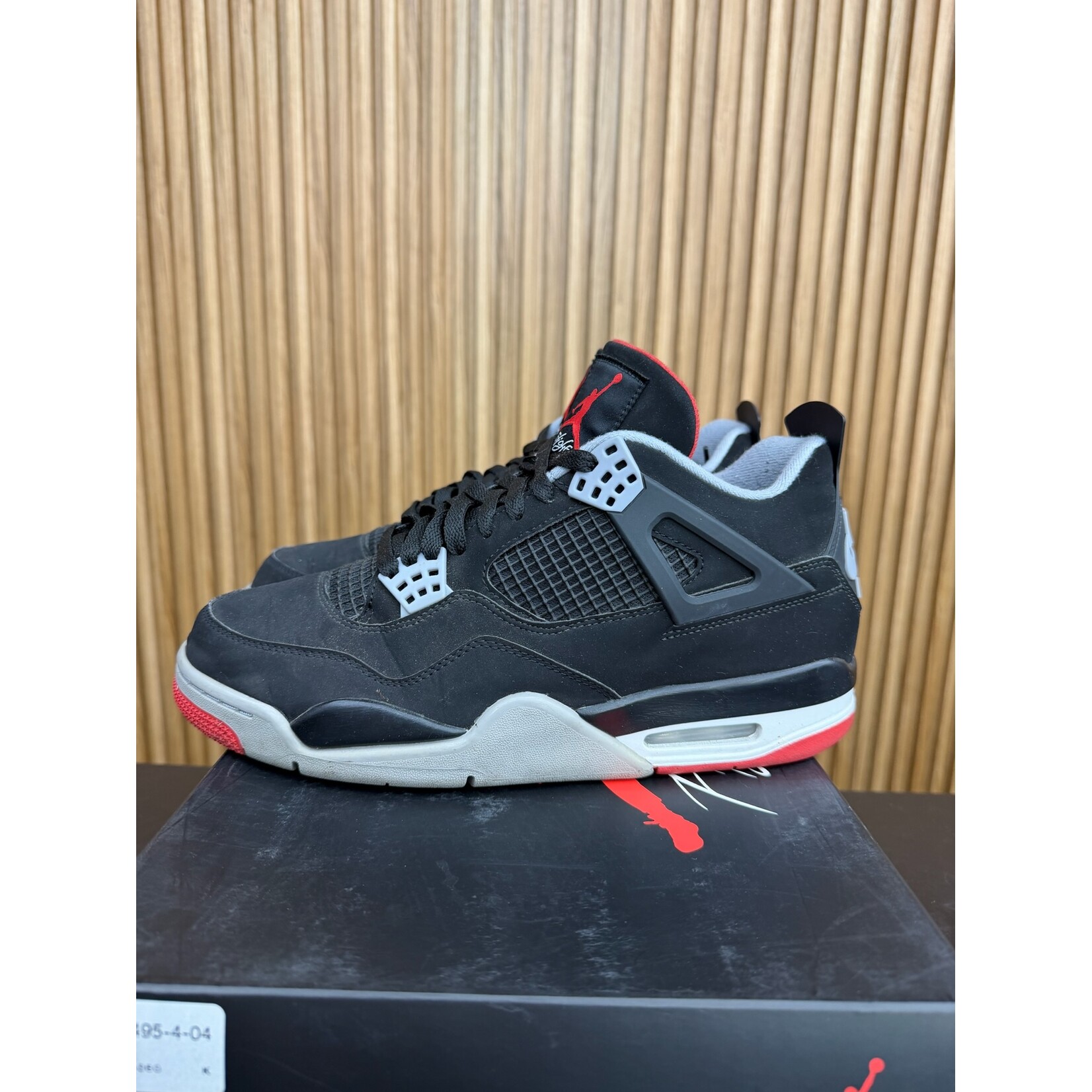 Jordan Jordan 4 Retro Bred (2019) Size 10.5, PREOWNED