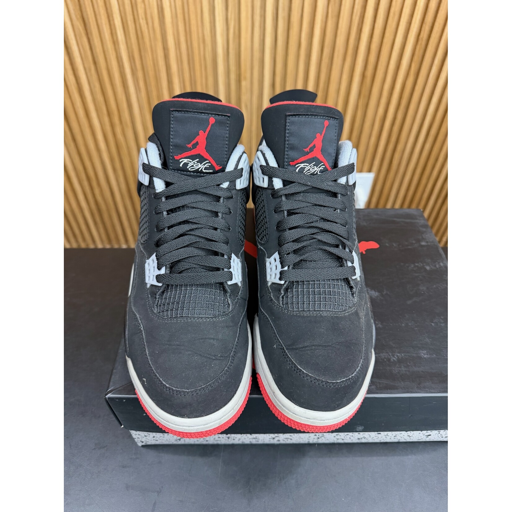 Jordan Jordan 4 Retro Bred (2019) Size 10.5, PREOWNED