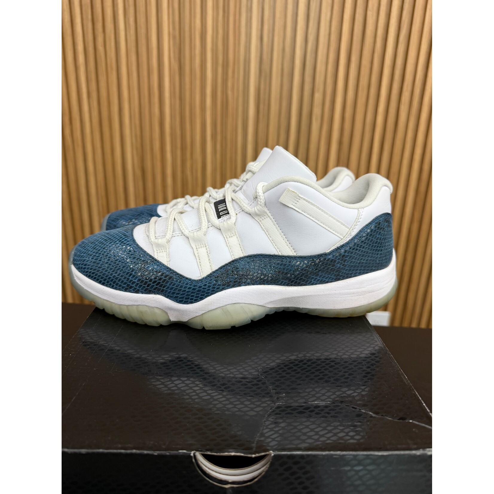 Jordan Jordan 11 Retro Low Snake Navy (2019) Size 10.5, PREOWNED