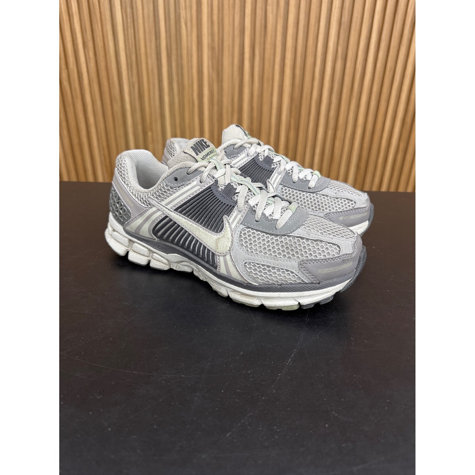 Nike Nike Zoom Vomero 5 Cobblestone Flat Pewter (Women's) Size 6.5, PREOWNED NO BOX