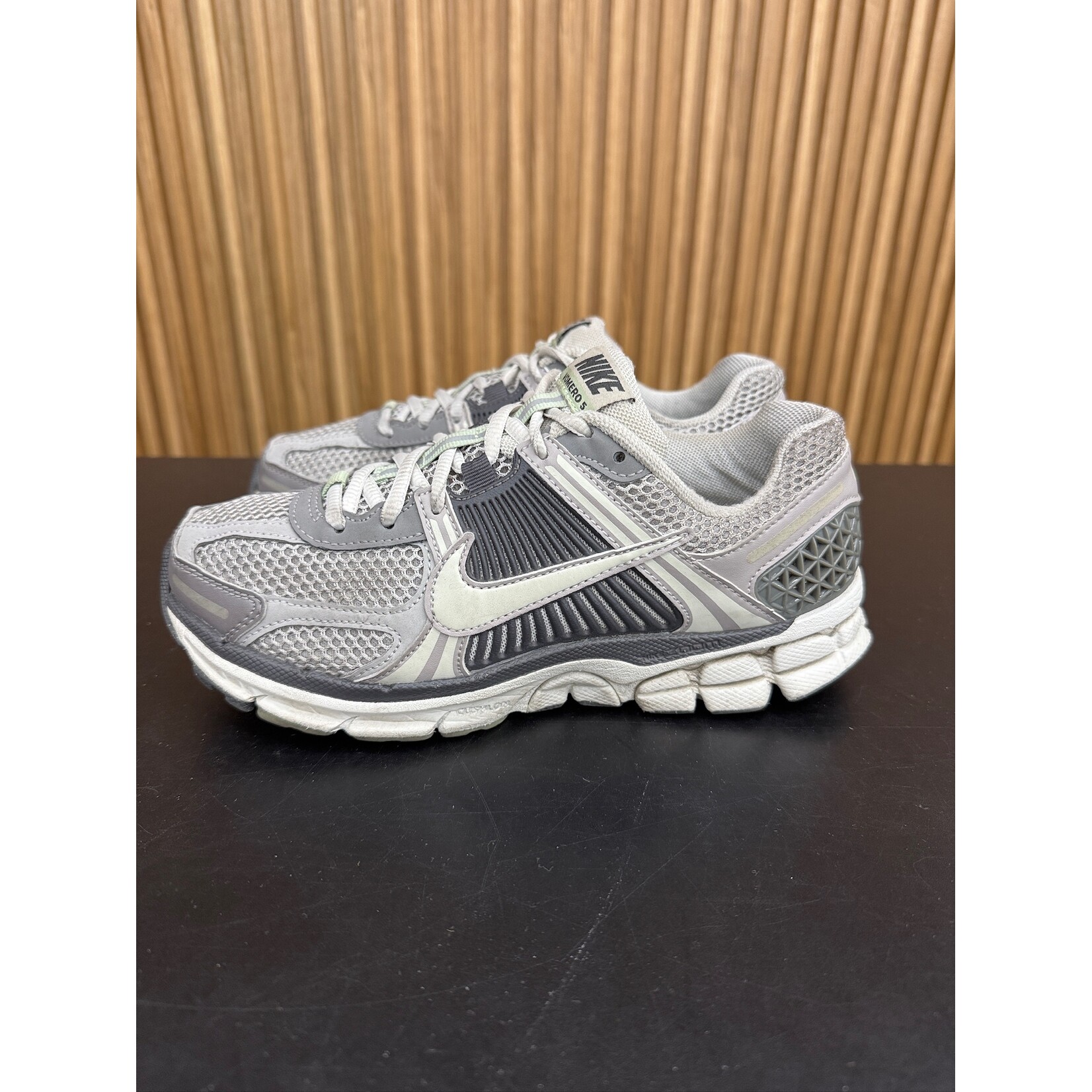 Nike Nike Zoom Vomero 5 Cobblestone Flat Pewter (Women's) Size 6.5, PREOWNED NO BOX