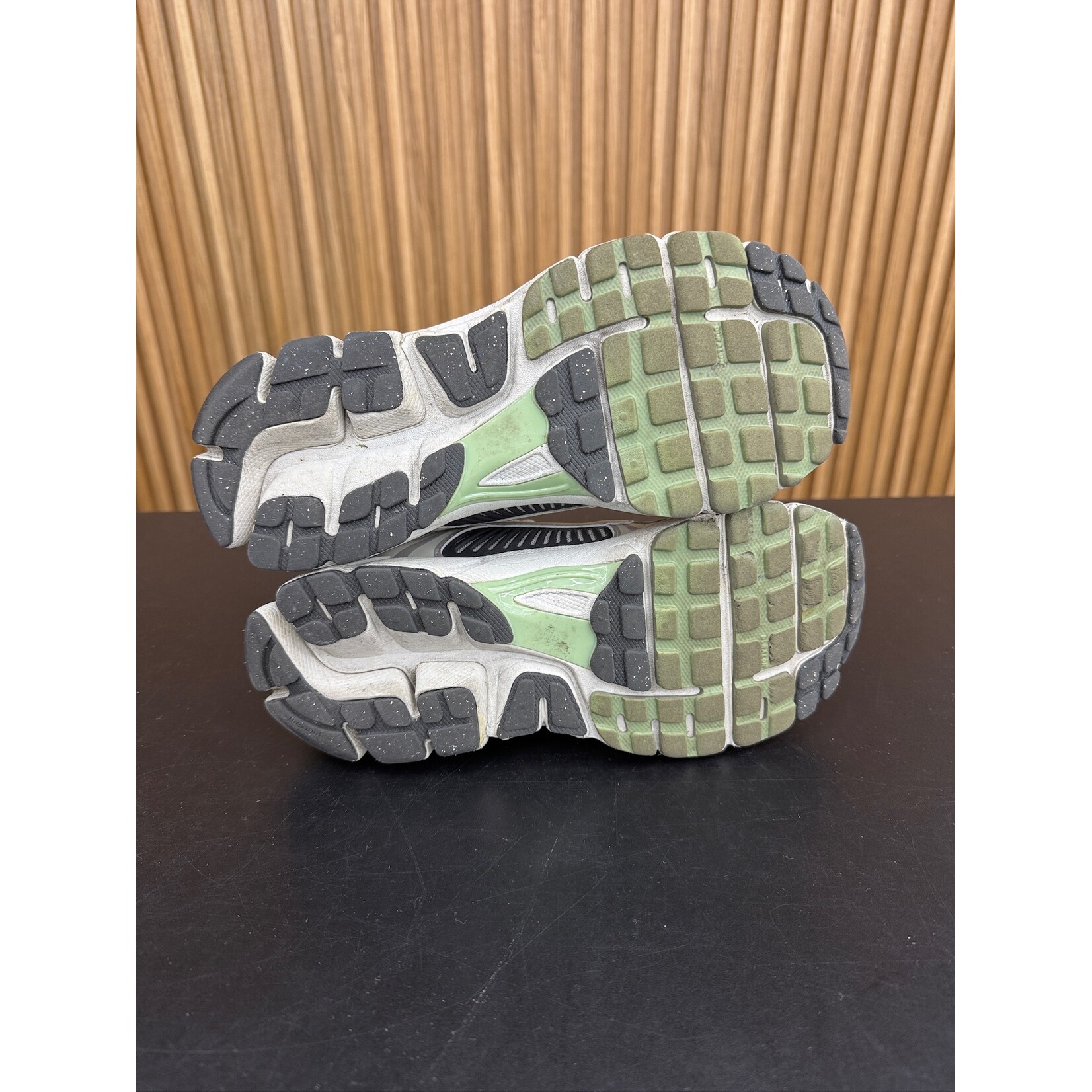 Nike Nike Zoom Vomero 5 Cobblestone Flat Pewter (Women's) Size 6.5, PREOWNED NO BOX