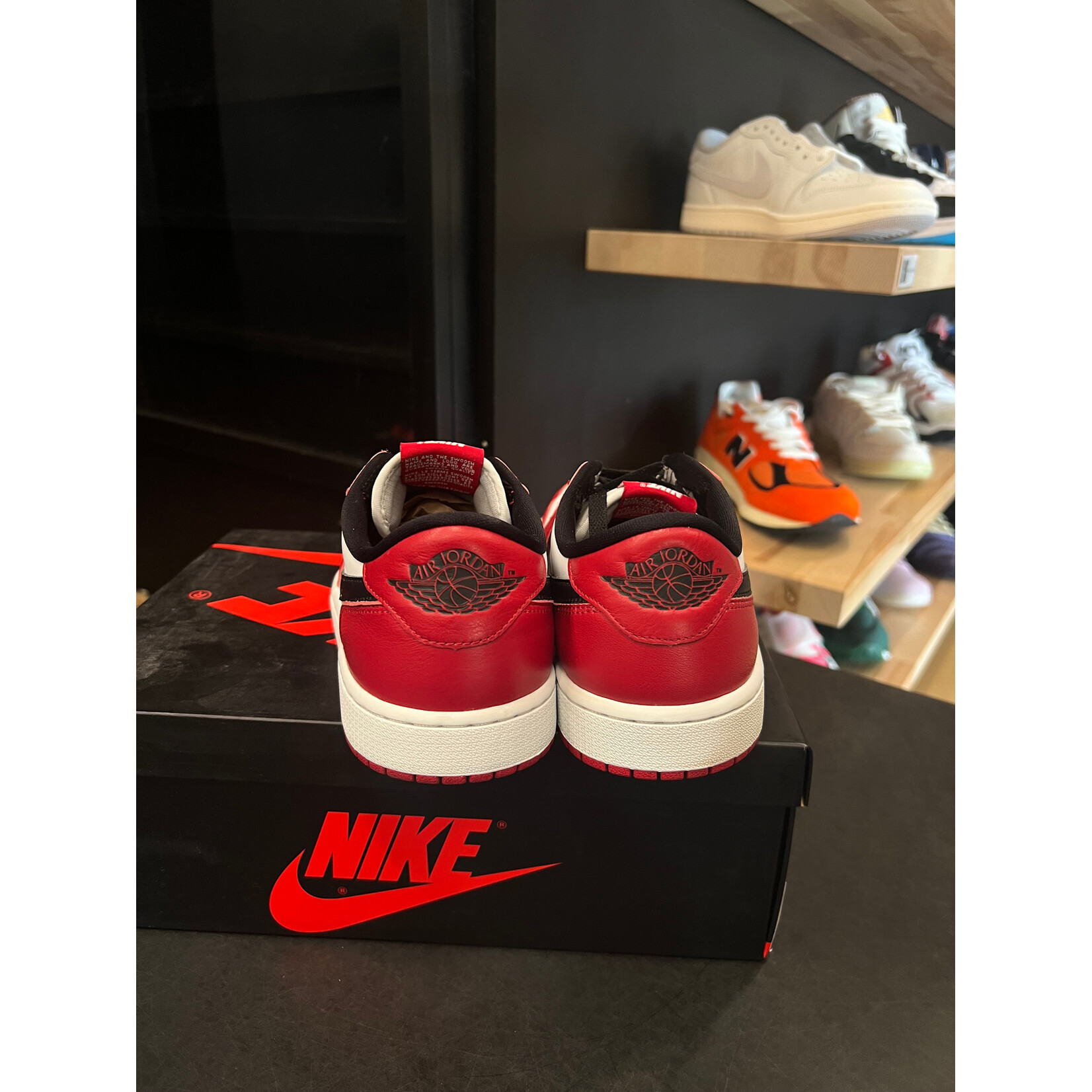 Jordan Jordan 1 Retro Low OG Chicago (2025) Size 9, PREOWNED