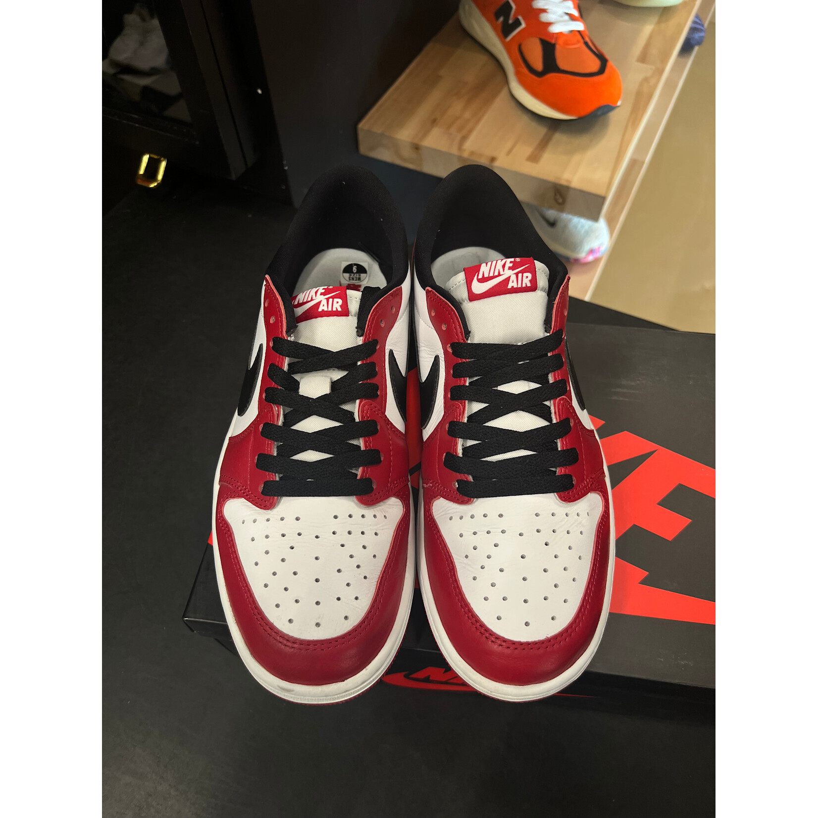 Jordan Jordan 1 Retro Low OG Chicago (2025) Size 9, PREOWNED