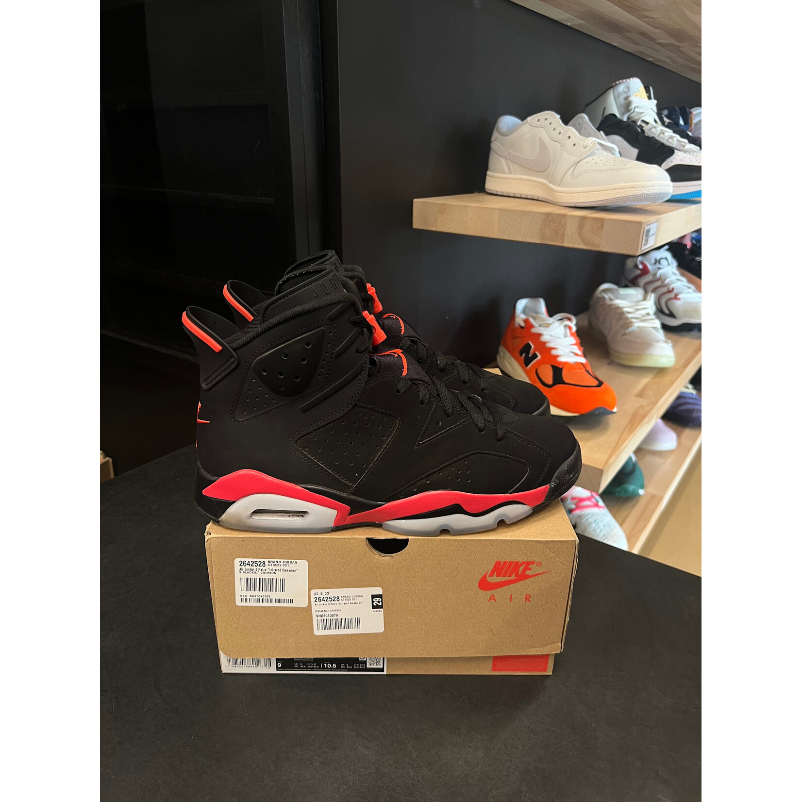 Jordan Jordan 6 Retro Infrared Salesman Size 9, PREOWNED