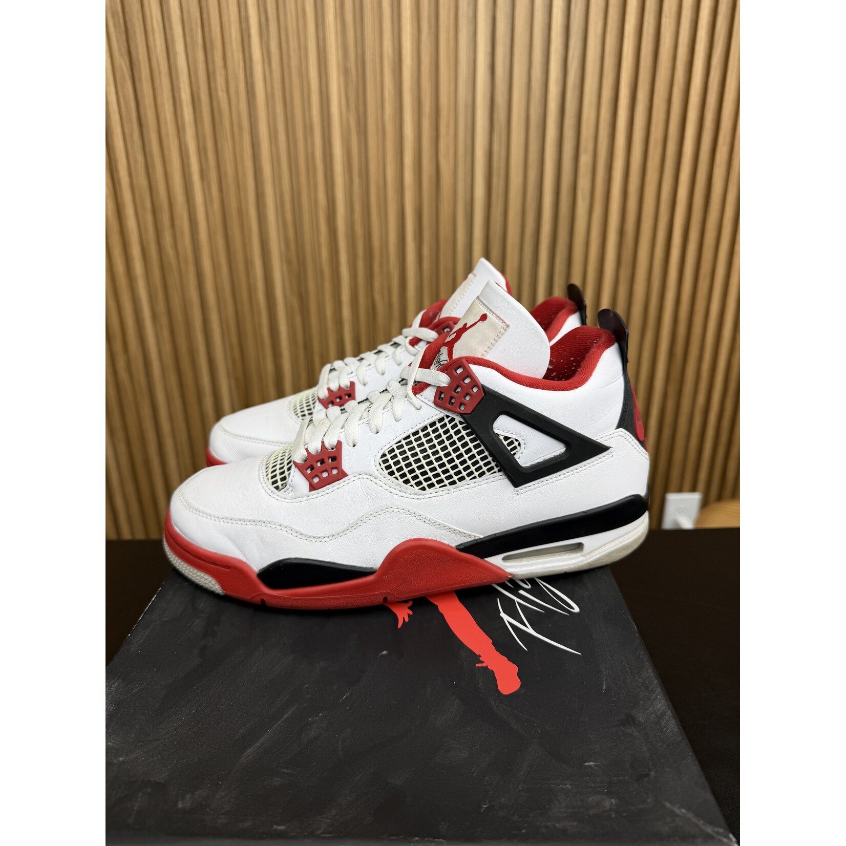 Jordan Jordan 4 Retro Fire Red (2020) Size 10.5, PREOWNED*