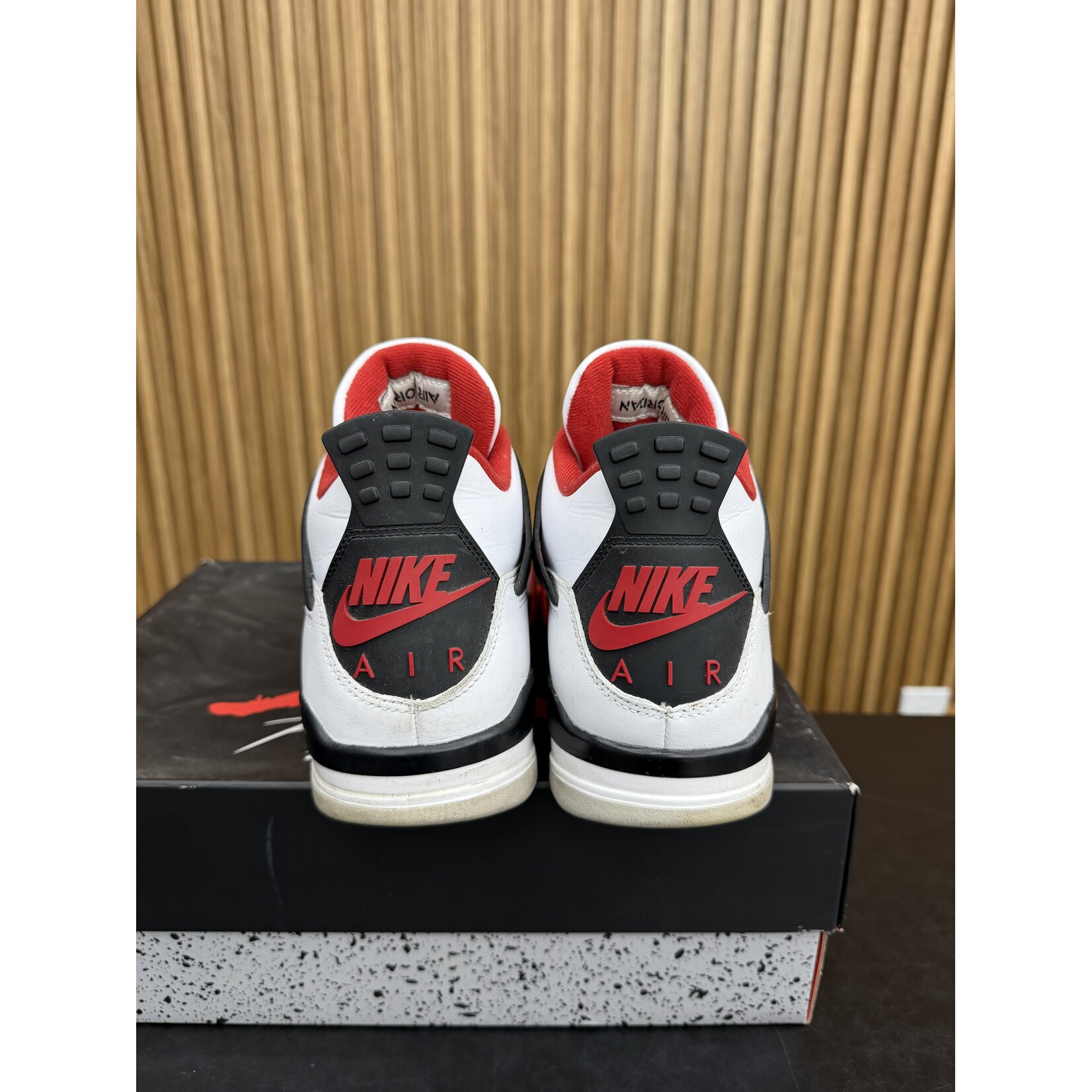 Jordan Jordan 4 Retro Fire Red (2020) Size 10.5, PREOWNED*