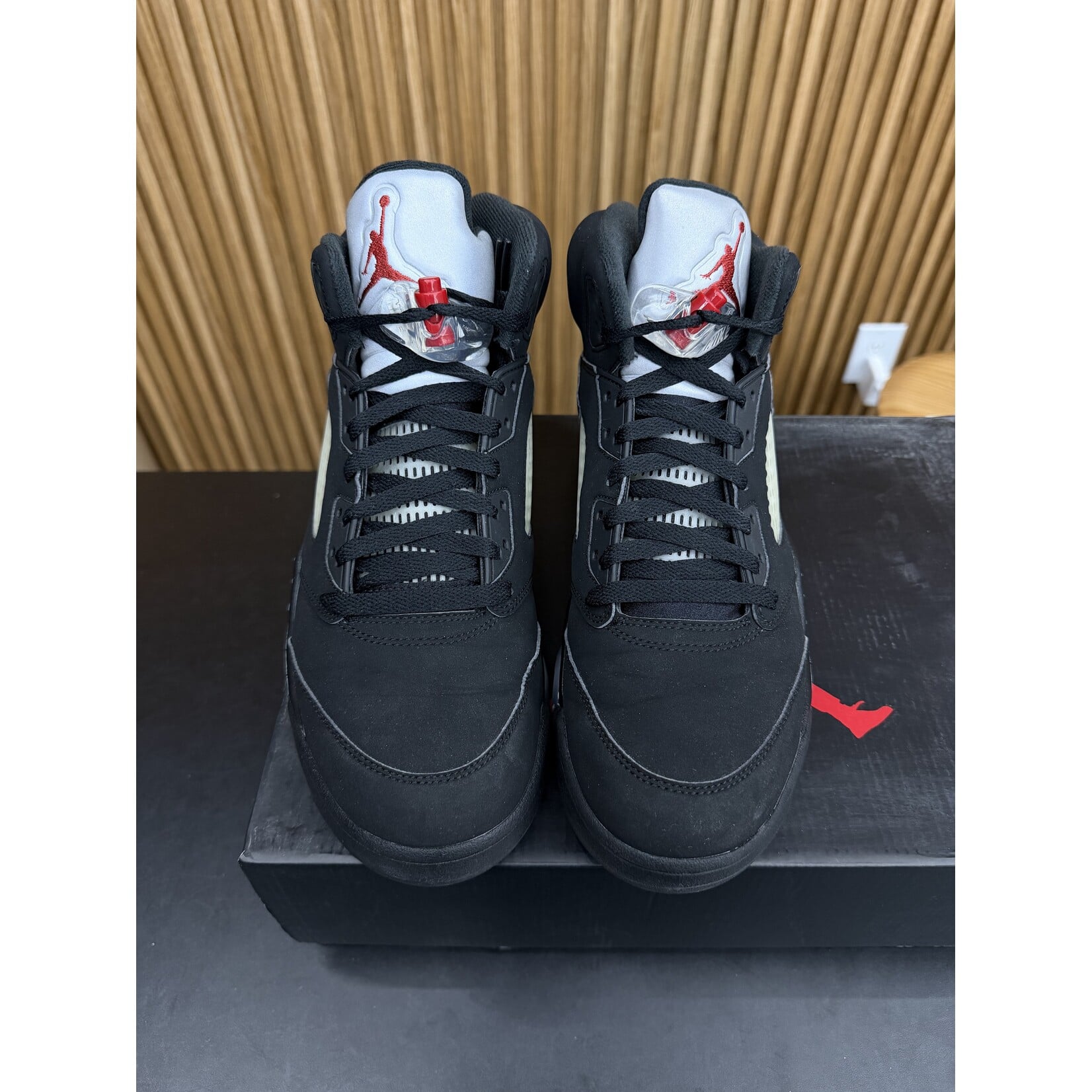 Jordan Jordan 5 Retro Black Metallic (2016) Size 10.5, PREOWNED*