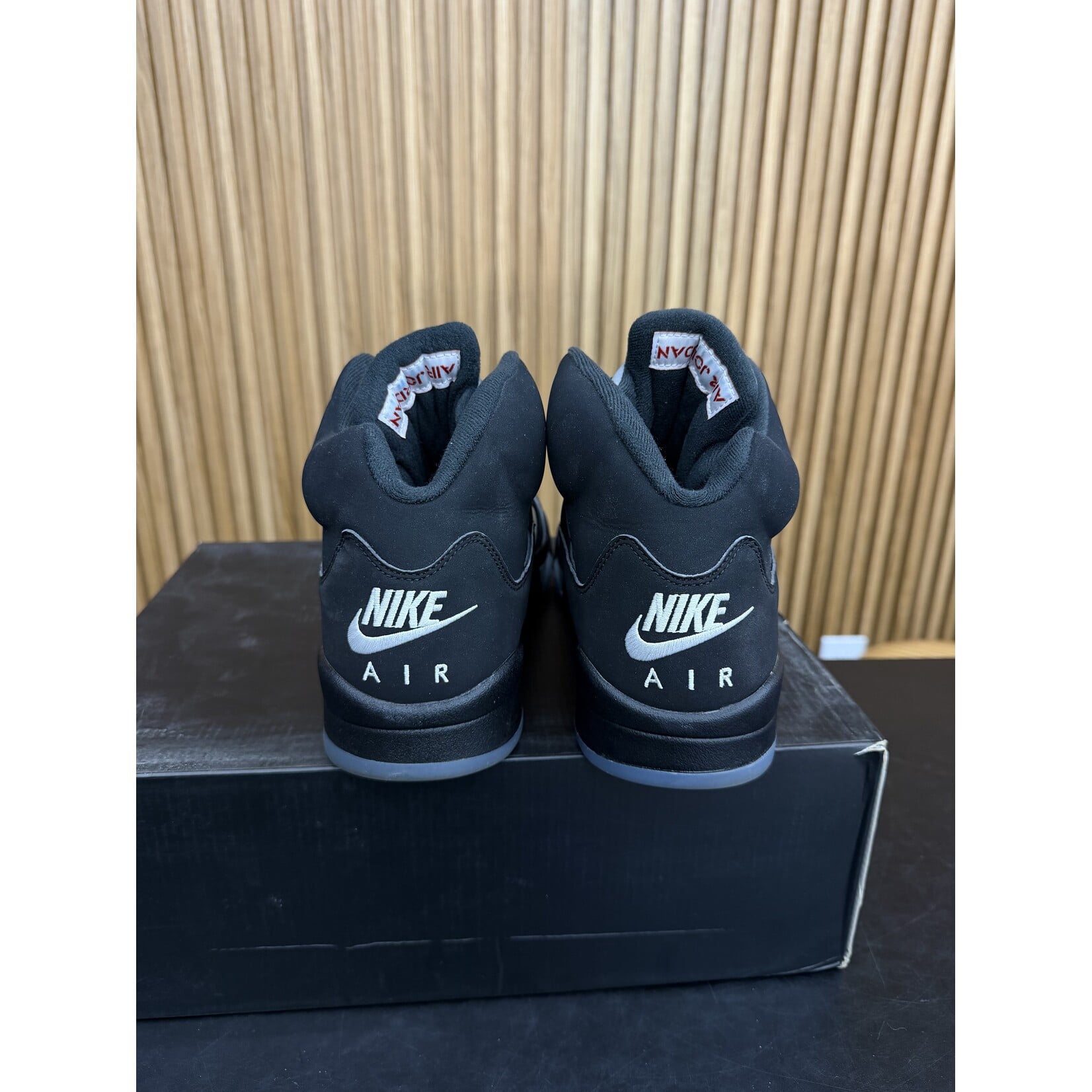 Jordan Jordan 5 Retro Black Metallic (2016) Size 10.5, PREOWNED*