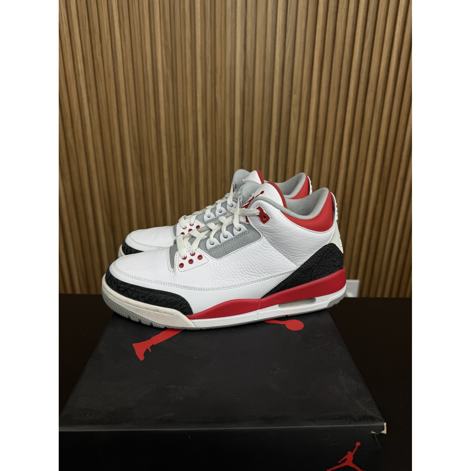 Jordan Jordan 3 Retro Fire Red (2013) Size 10.5, PREOWNED*