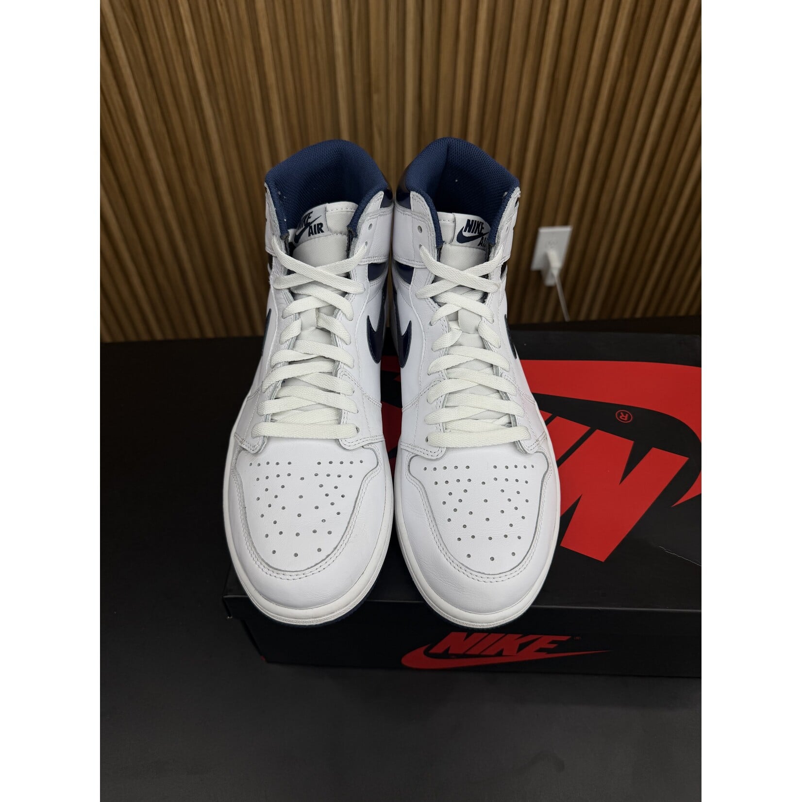Jordan Jordan 1 Retro Metallic Navy (2016) Size 10.5, PREOWNED*