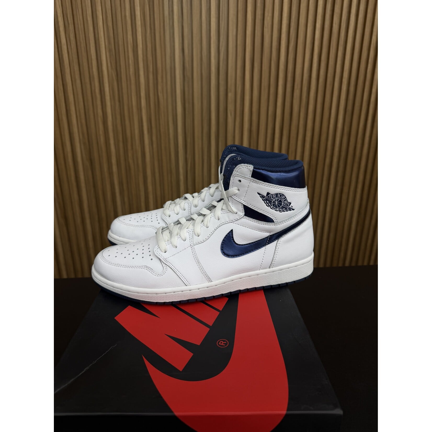 Jordan Jordan 1 Retro Metallic Navy (2016) Size 10.5, PREOWNED*