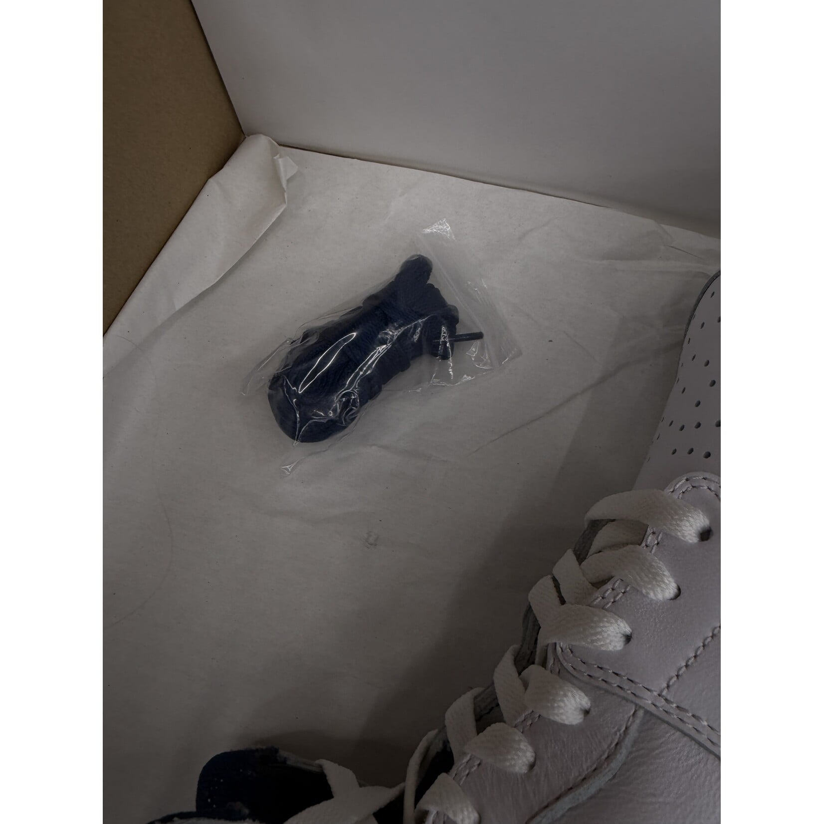 Jordan Jordan 1 Retro Metallic Navy (2016) Size 10.5, PREOWNED*