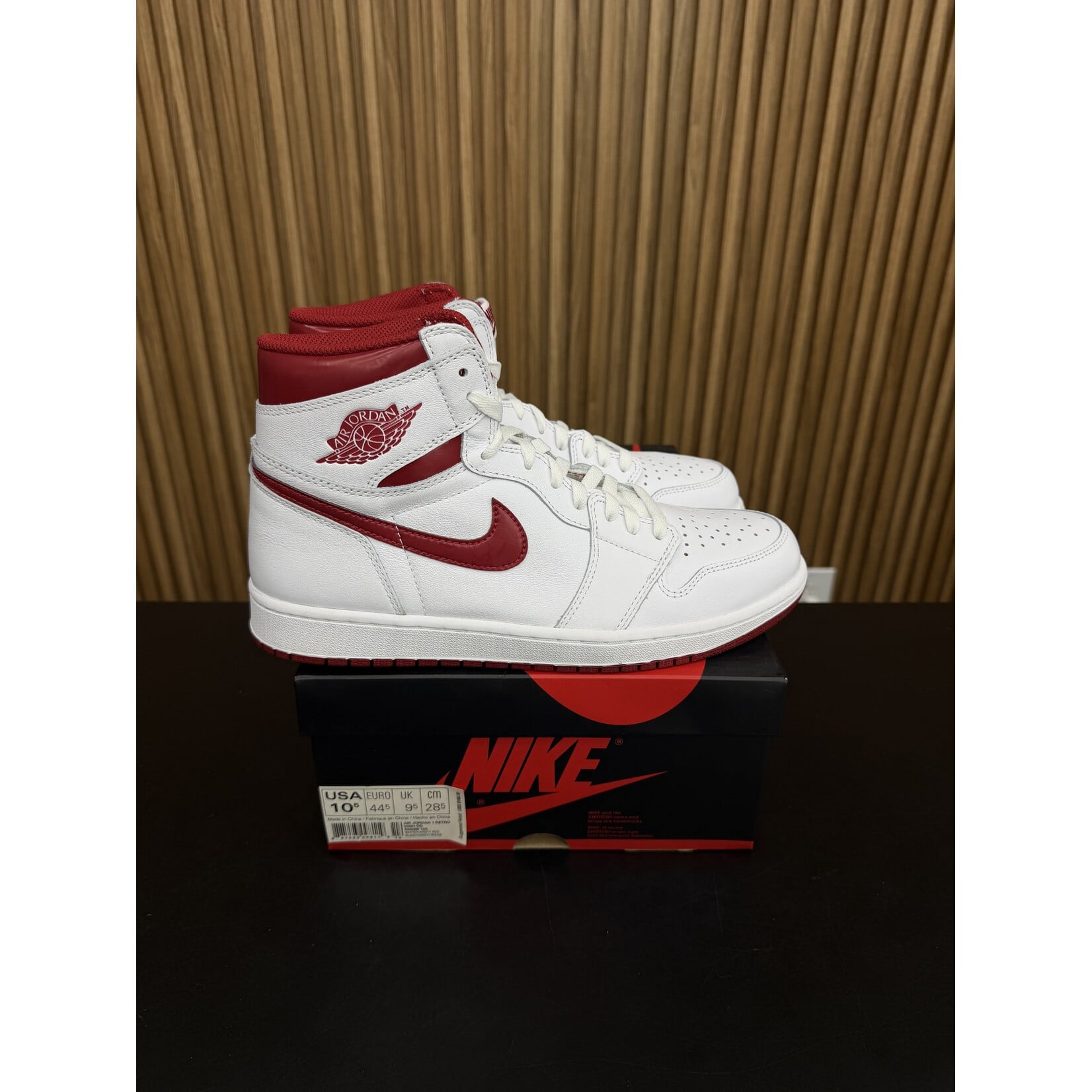Jordan Jordan 1 Retro Metallic Red (2017) Size 10.5, PREOWNED*