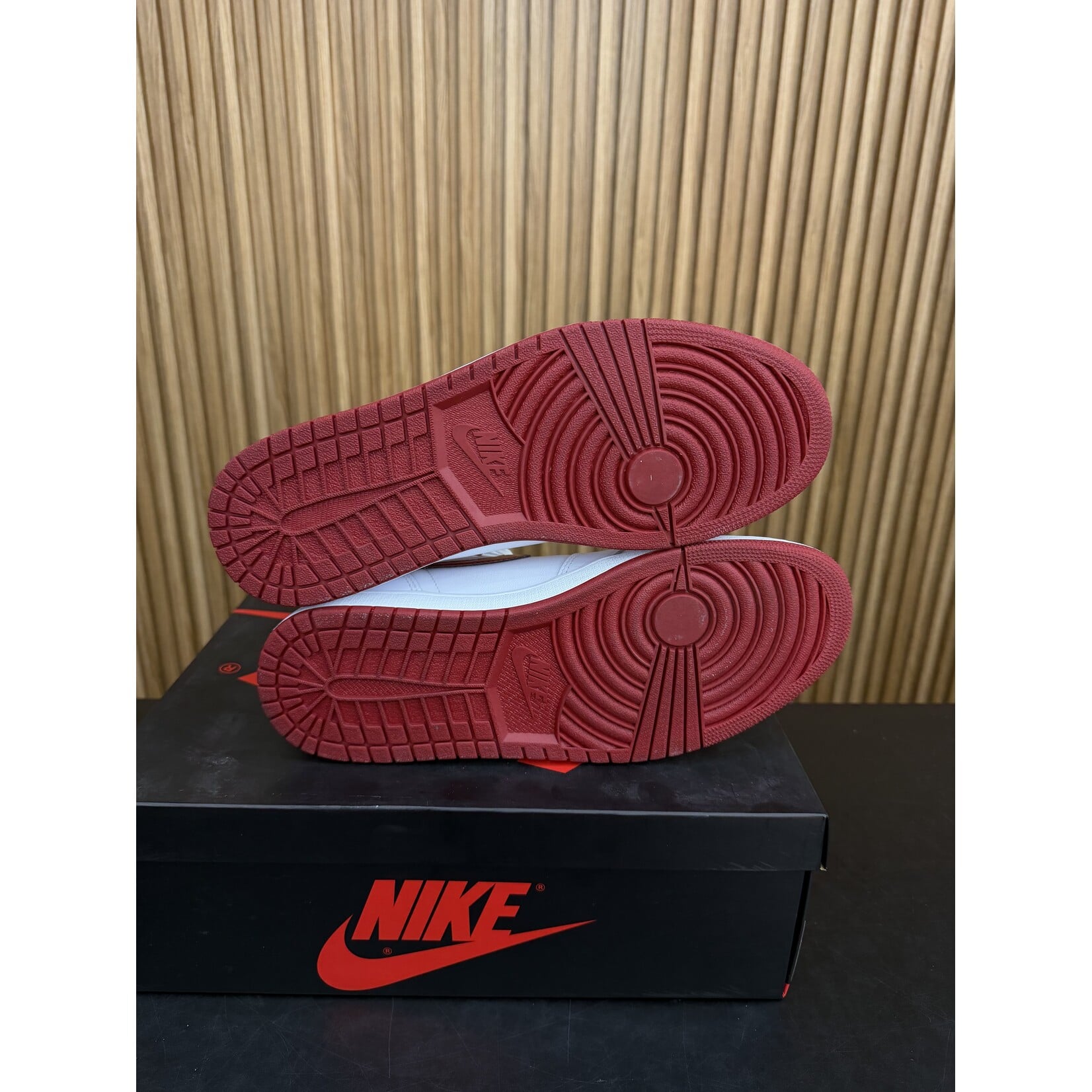 Jordan Jordan 1 Retro Metallic Red (2017) Size 10.5, PREOWNED*