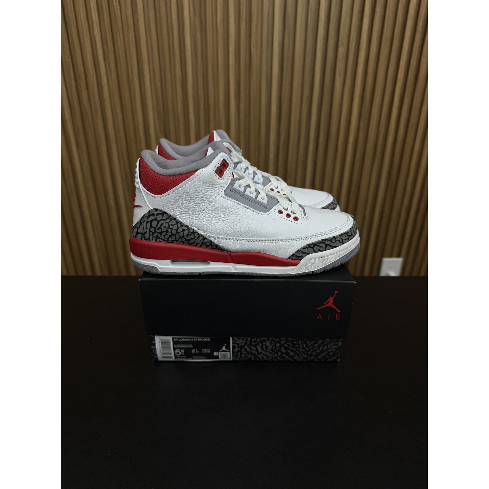 Jordan Jordan 3 Retro Fire Red (2022) (GS) Size 5.5, PREOWNED*