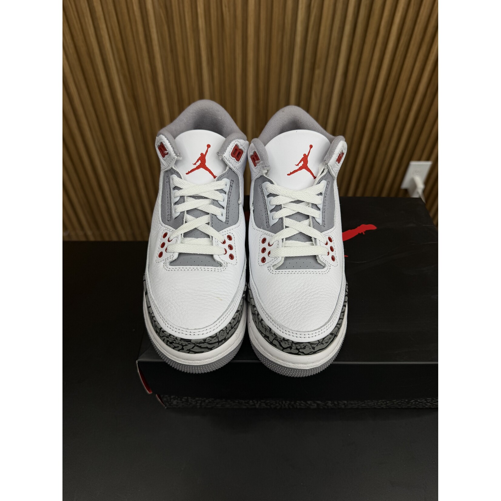 Jordan Jordan 3 Retro Fire Red (2022) (GS) Size 5.5, PREOWNED*