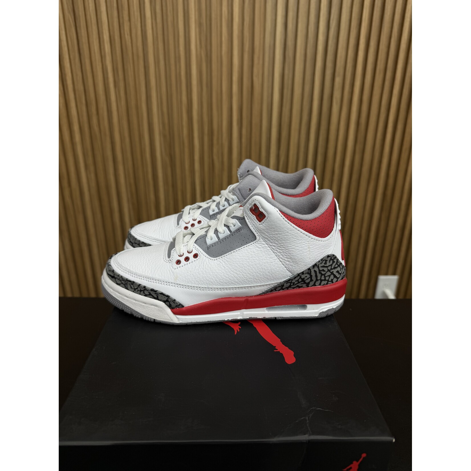 Jordan Jordan 3 Retro Fire Red (2022) (GS) Size 5.5, PREOWNED*